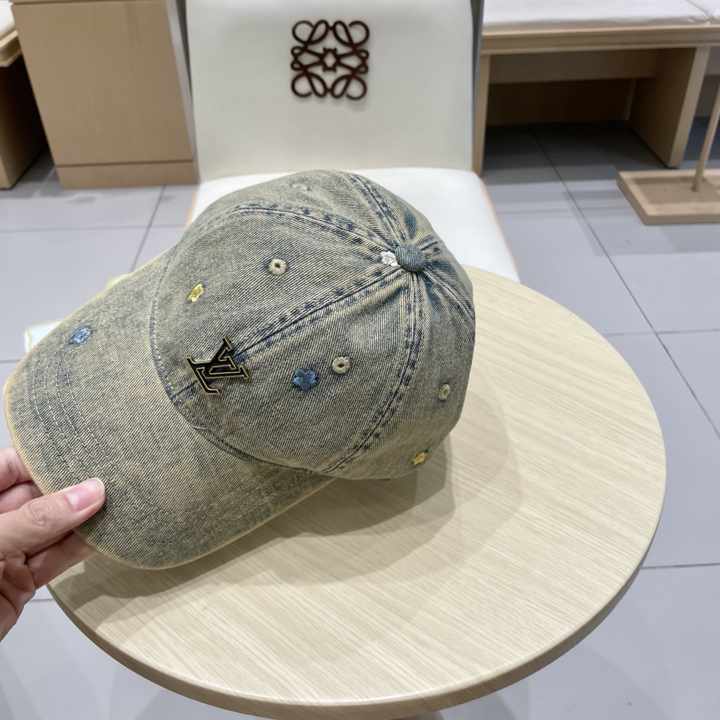 🧢路易威登棒球帽 LouisVuitton😍新款LV棒球帽，重工打造♥️高端大气，百搭款🤗男女通用！跑量