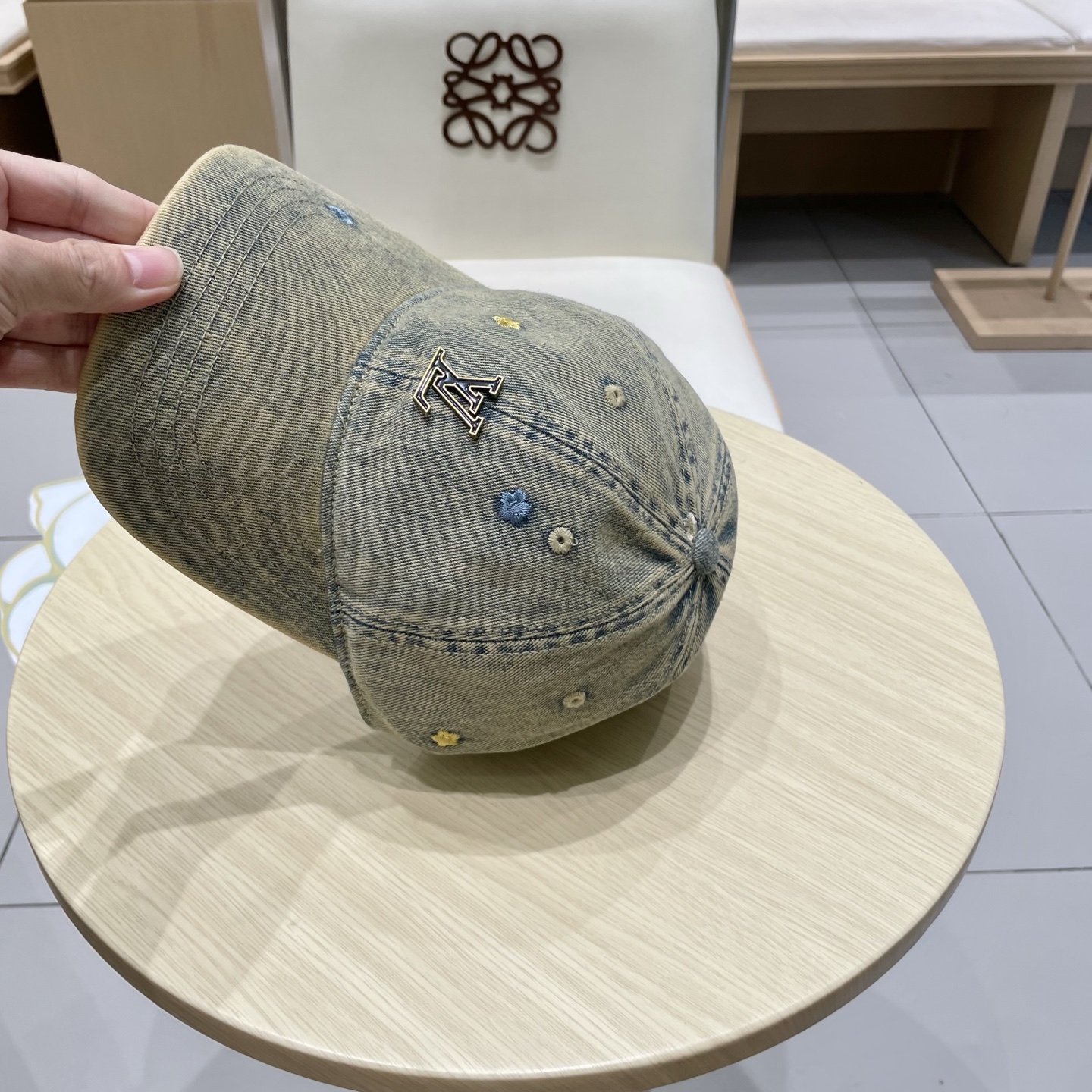 🧢路易威登棒球帽 LouisVuitton😍新款LV棒球帽，重工打造♥️高端大气，百搭款🤗男女通用！跑量