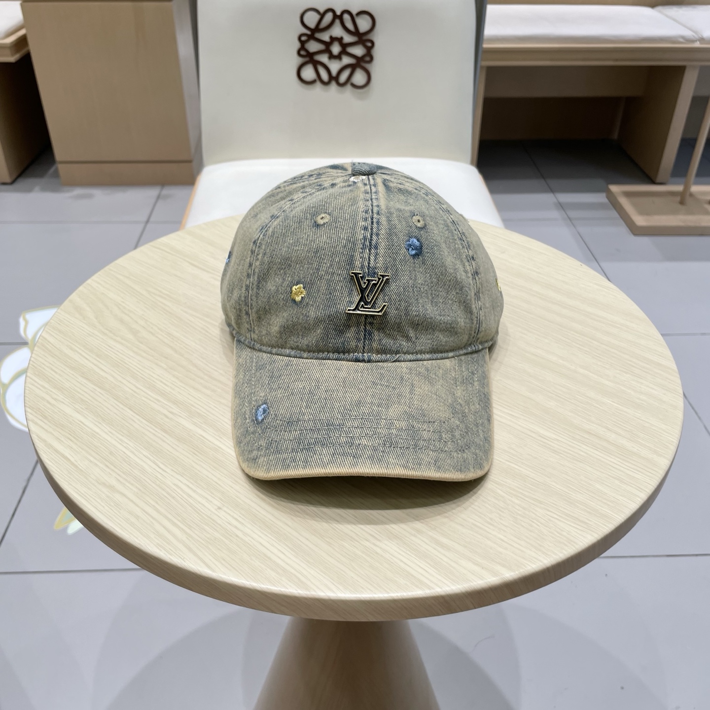🧢路易威登棒球帽 LouisVuitton😍新款LV棒球帽，重工打造♥️高端大气，百搭款🤗男女通用！跑量
