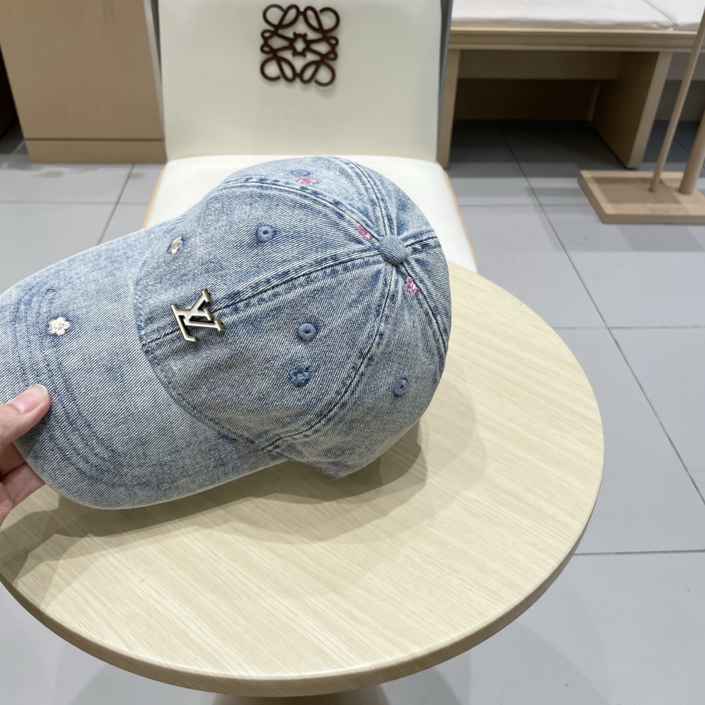 🧢路易威登棒球帽 LouisVuitton😍新款LV棒球帽，重工打造♥️高端大气，百搭款🤗男女通用！跑量