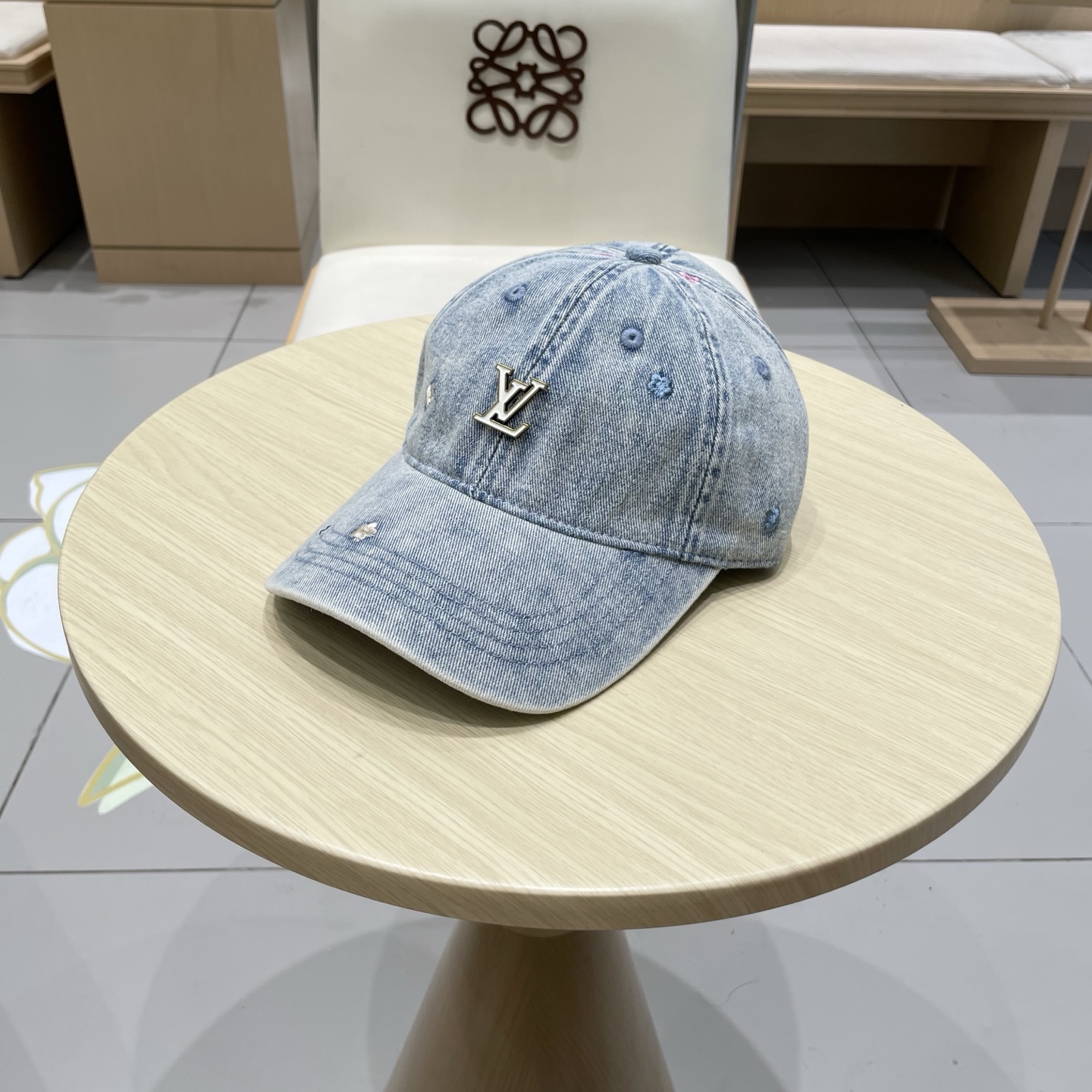 🧢路易威登棒球帽 LouisVuitton😍新款LV棒球帽，重工打造♥️高端大气，百搭款🤗男女通用！跑量