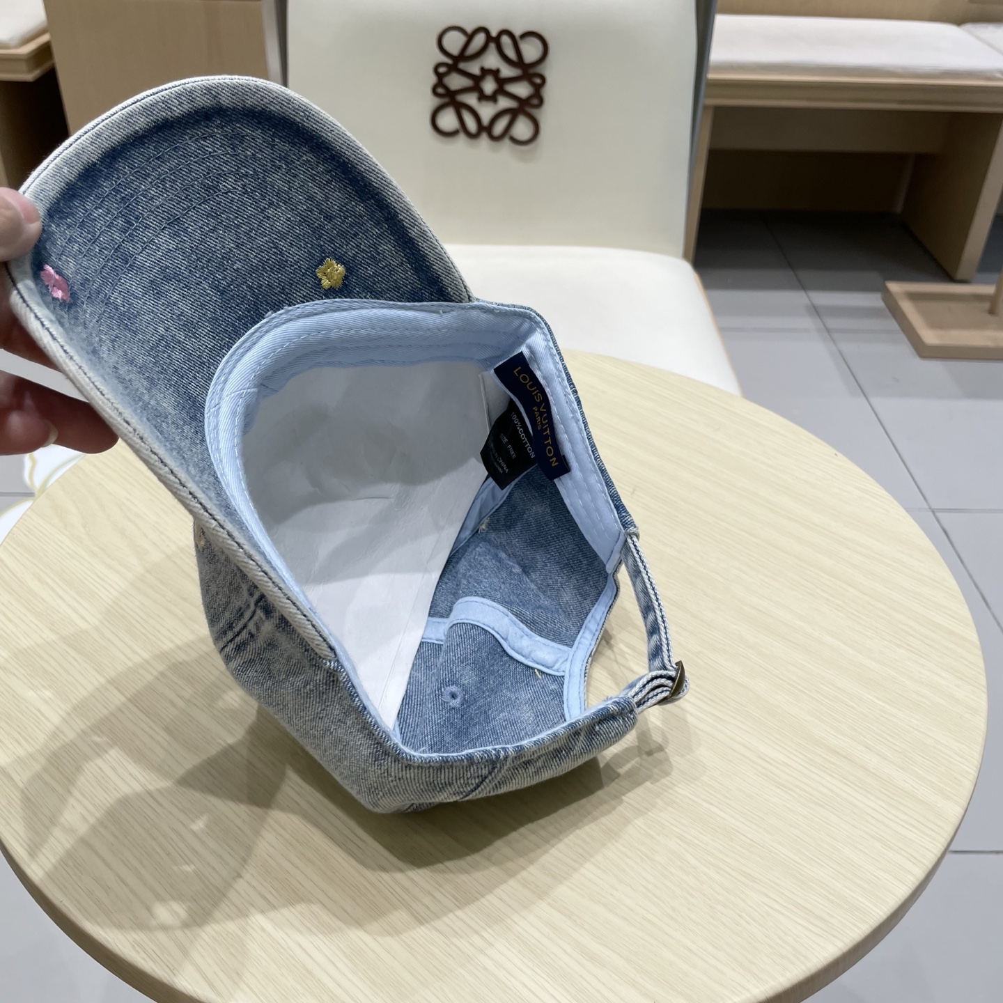 🧢路易威登棒球帽 LouisVuitton😍新款LV棒球帽，重工打造♥️高端大气，百搭款🤗男女通用！跑量