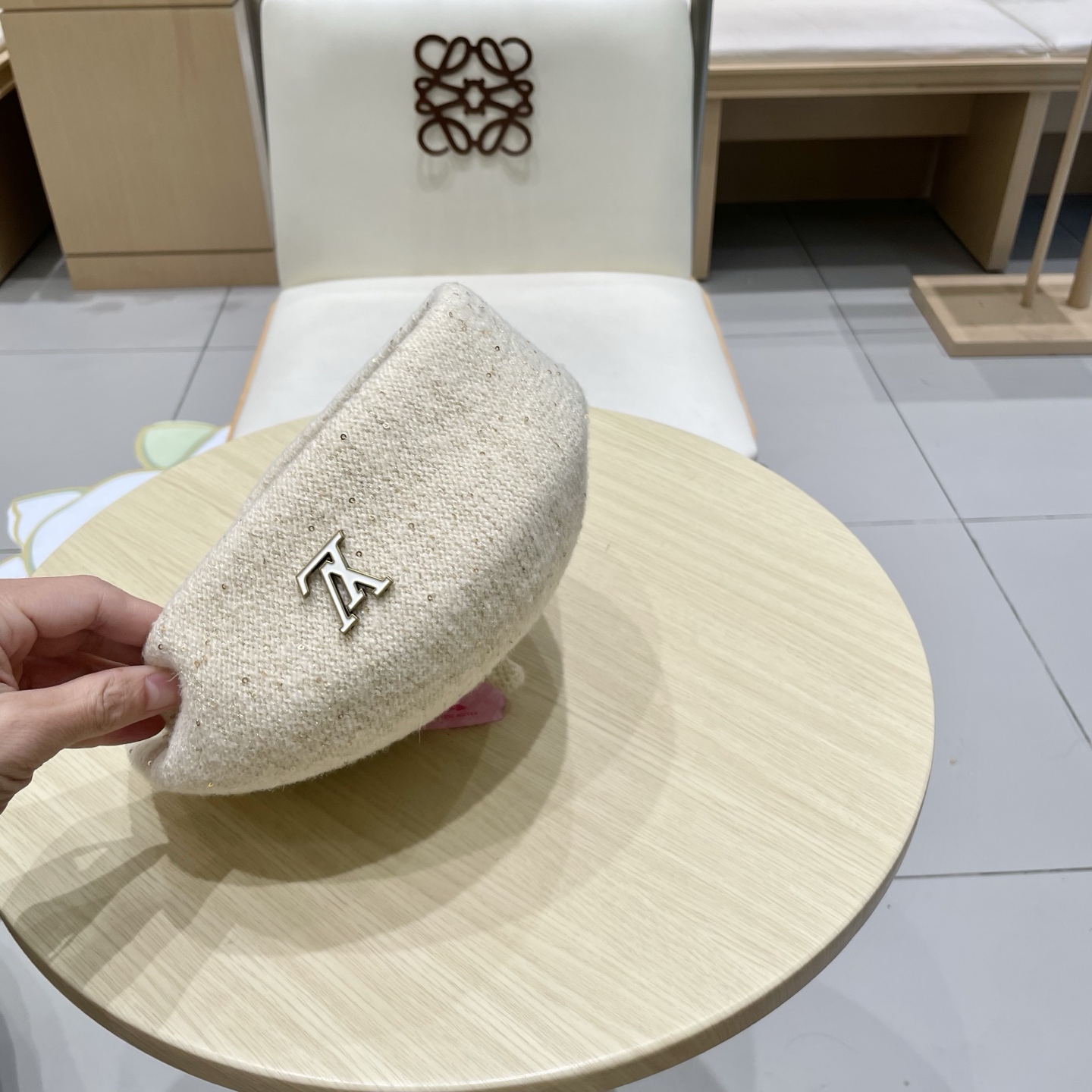 Lv路易威登春夏季新款亮片定型贝雷帽薄款镂空透气休闲时尚显脸小气质前进帽