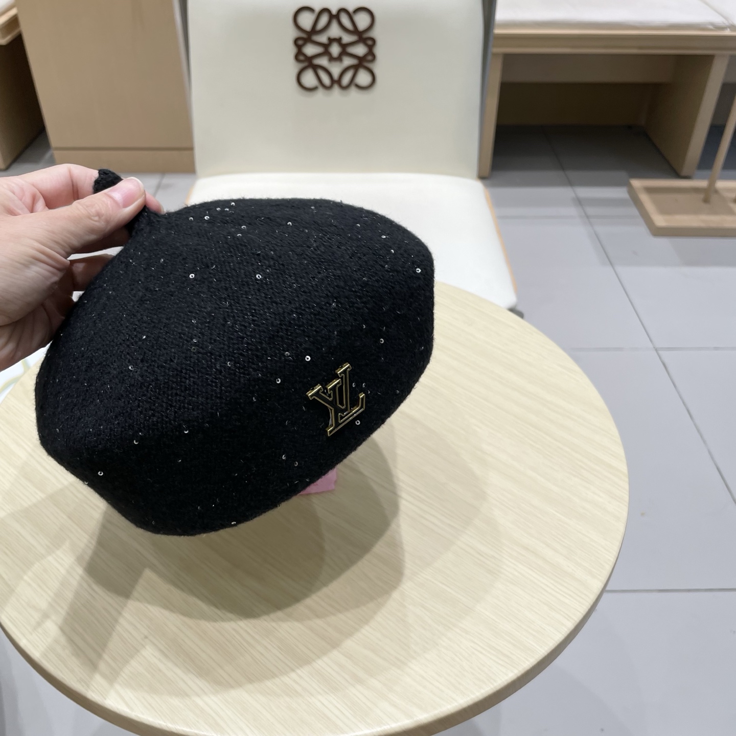 Lv路易威登春夏季新款亮片定型贝雷帽薄款镂空透气休闲时尚显脸小气质前进帽