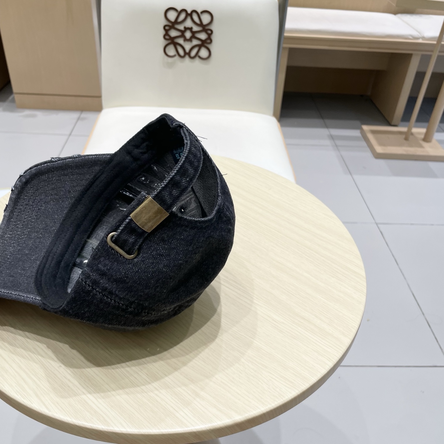  CHANEL香奈儿新款🆕牛仔蓝复古款式棒球帽🧢🔸 节假日旅游带它出去美美哒❕  中古款哟.这种帽子不容