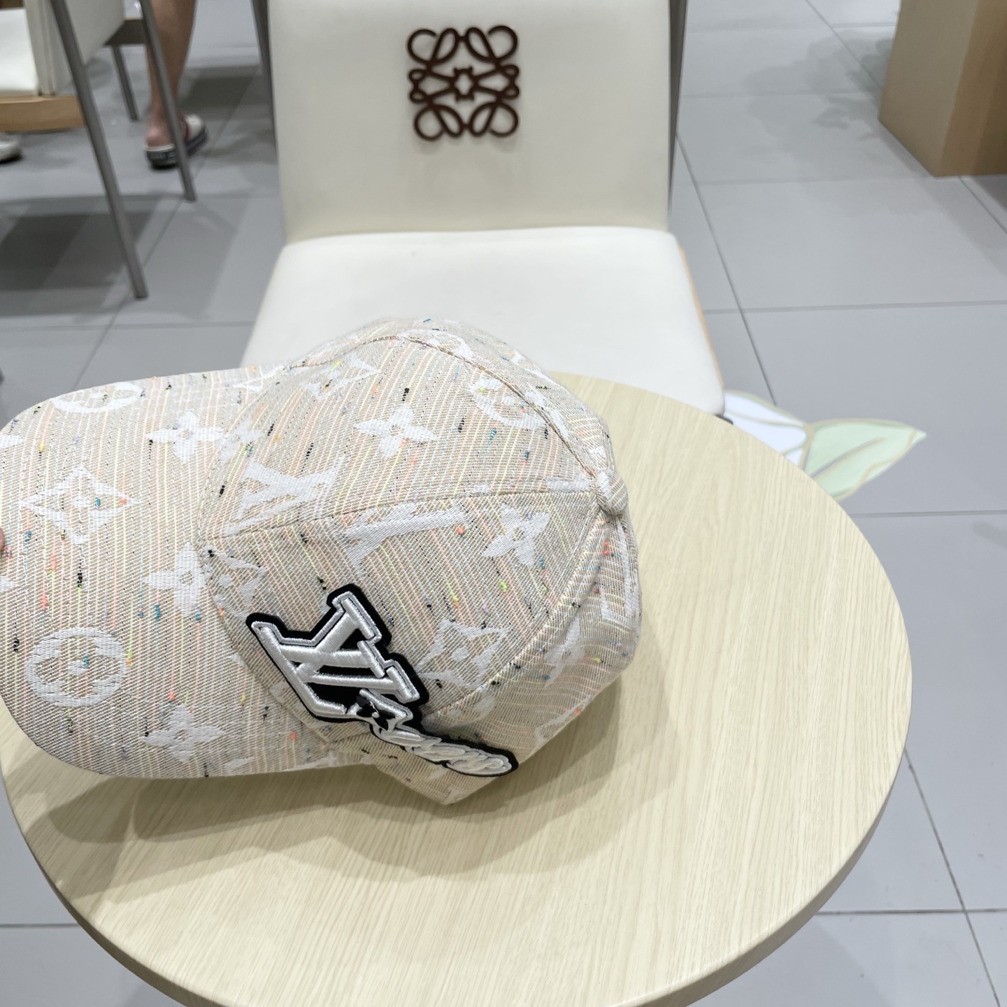 路易威登棒球帽 LouisVuitton😍新款LV棒球帽，重工打造♥️高端大气，百搭款🤗男女通用！跑量！