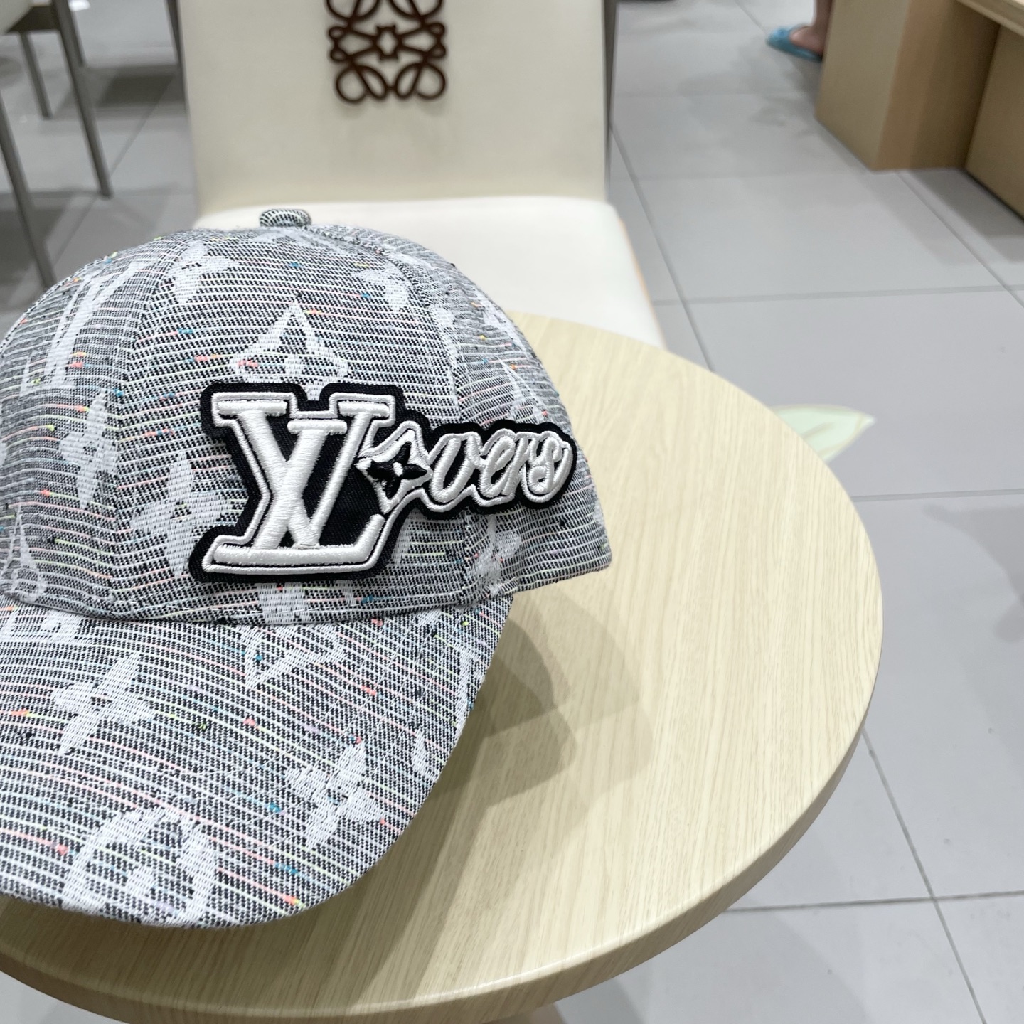 路易威登棒球帽 LouisVuitton😍新款LV棒球帽，重工打造♥️高端大气，百搭款🤗男女通用！跑量！