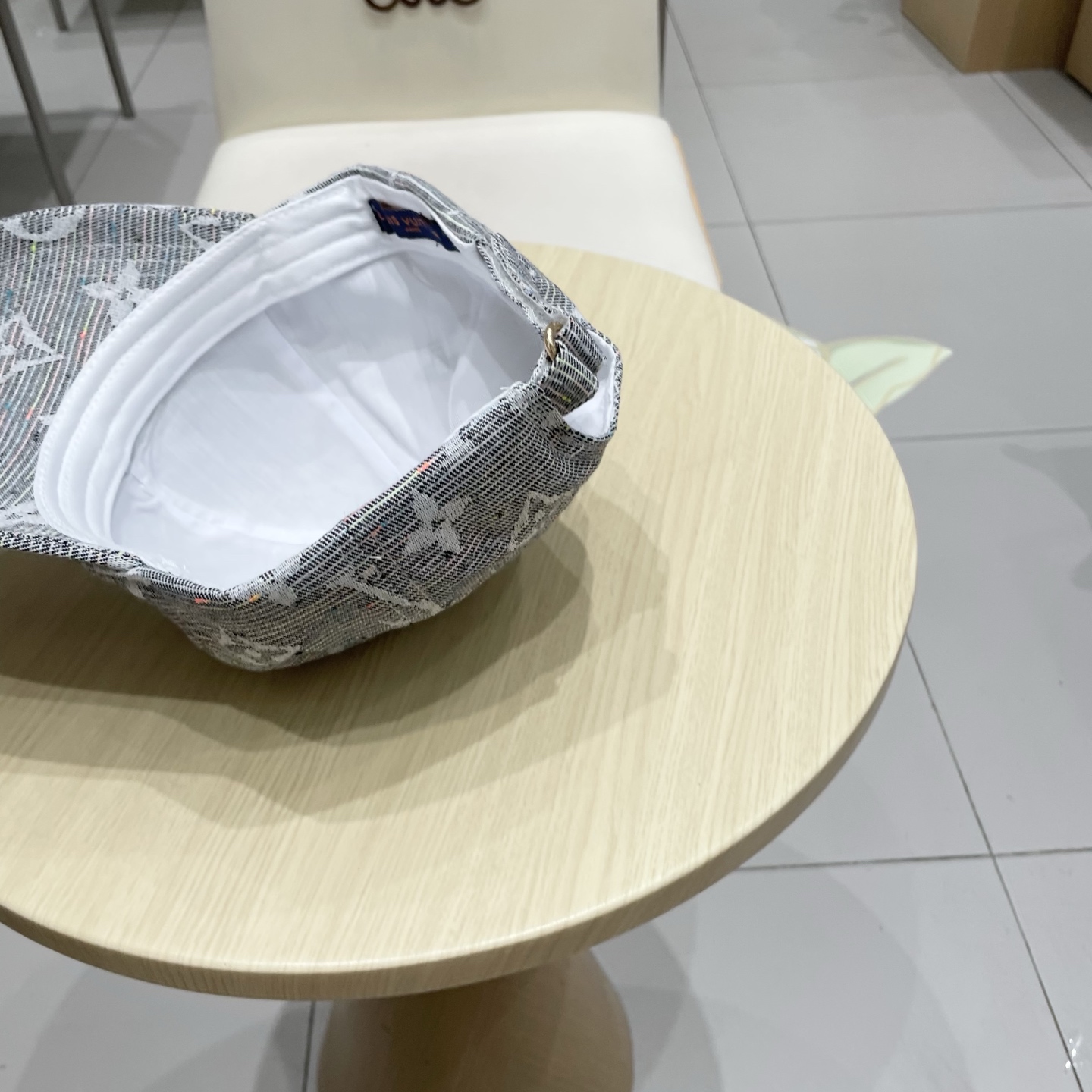 路易威登棒球帽 LouisVuitton😍新款LV棒球帽，重工打造♥️高端大气，百搭款🤗男女通用！跑量！