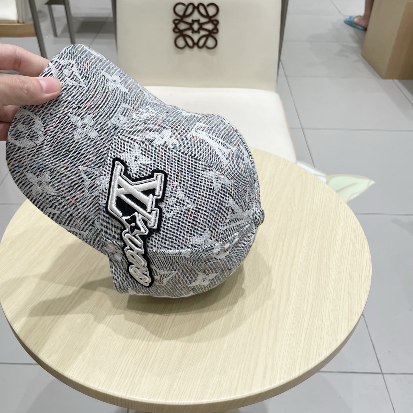 路易威登棒球帽 LouisVuitton😍新款LV棒球帽，重工打造♥️高端大气，百搭款🤗男女通用！跑量！