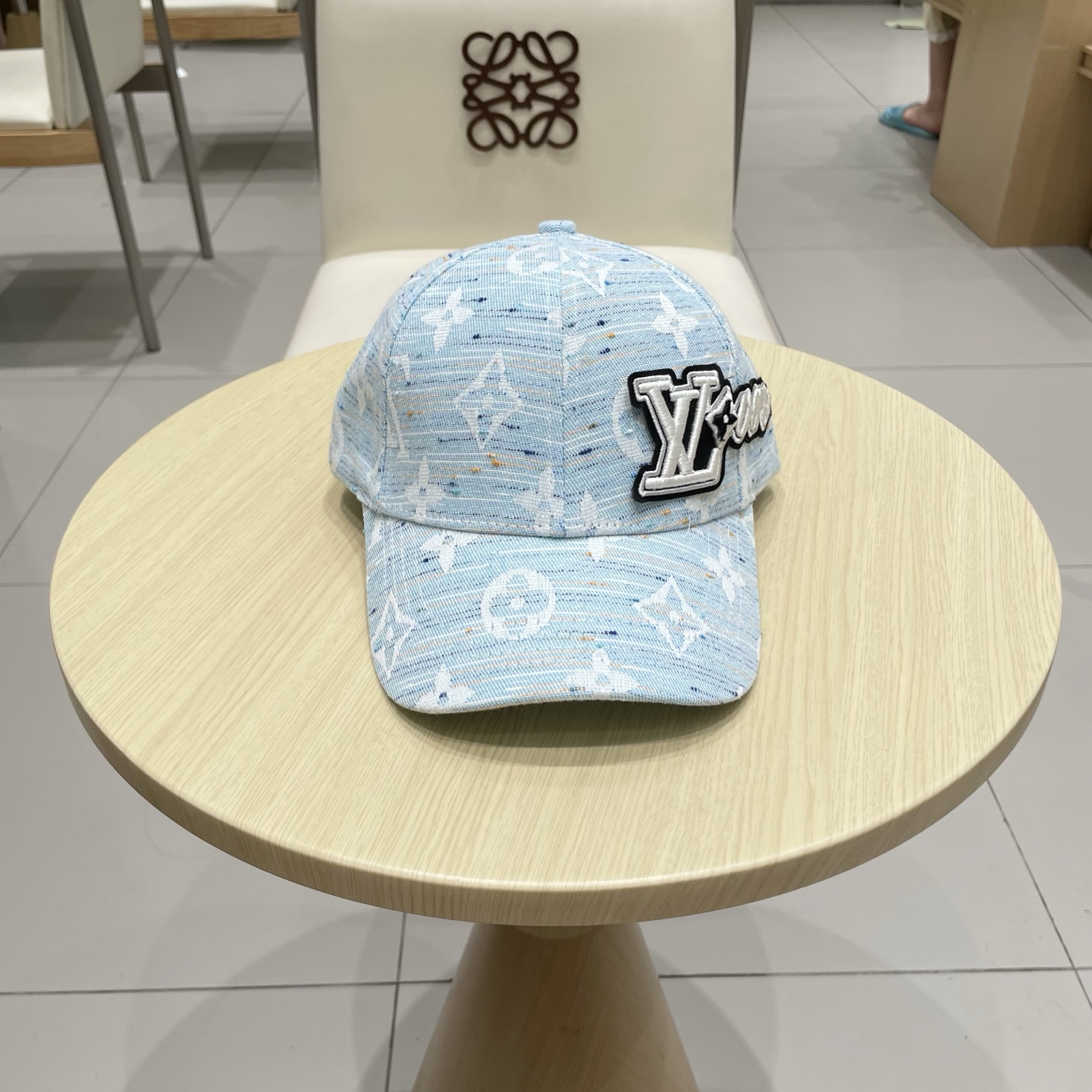 路易威登棒球帽 LouisVuitton😍新款LV棒球帽，重工打造♥️高端大气，百搭款🤗男女通用！跑量！