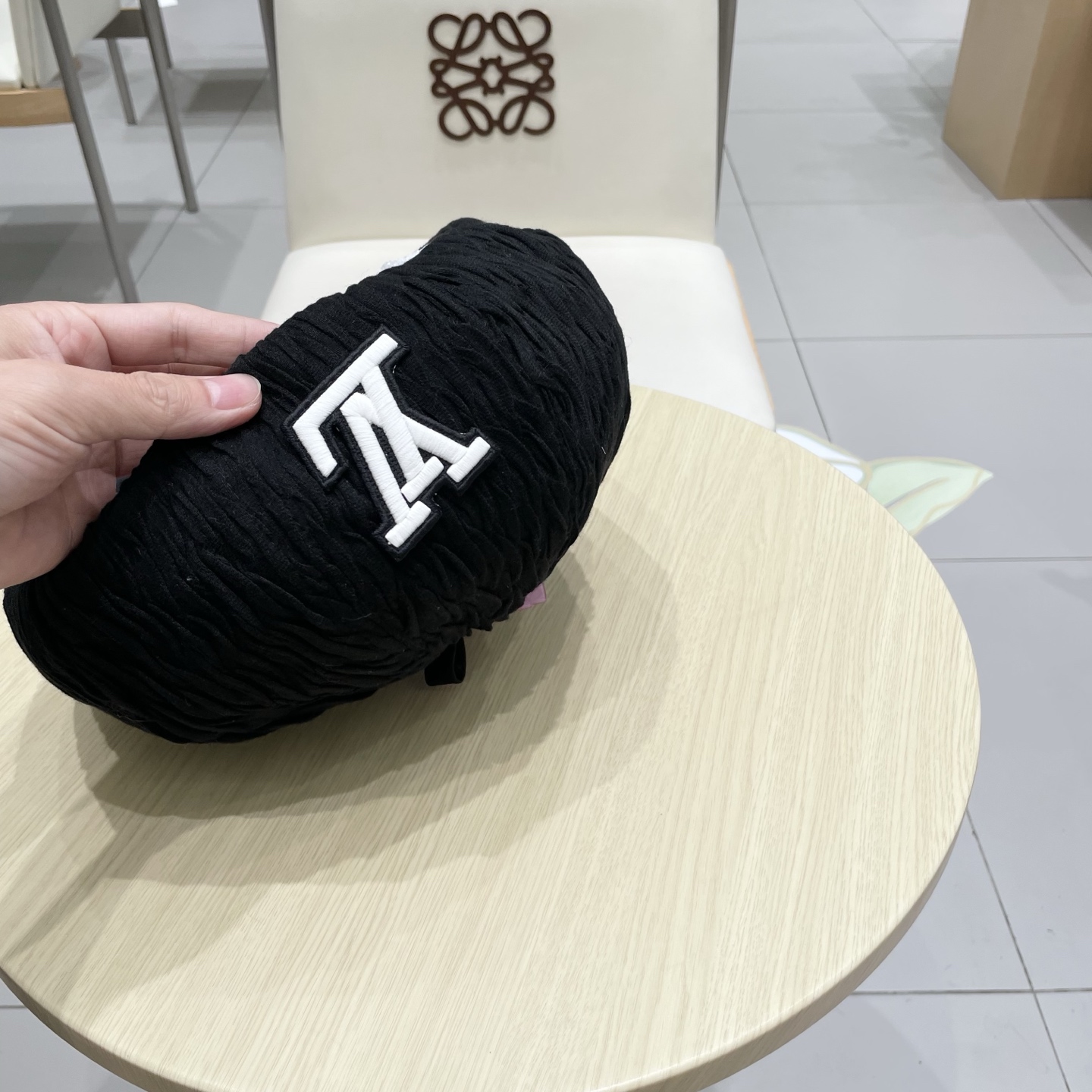  Lv路易威登2025新款日系复古简约百搭褶皱贝雷帽平顶帽女早秋画家帽报童帽子