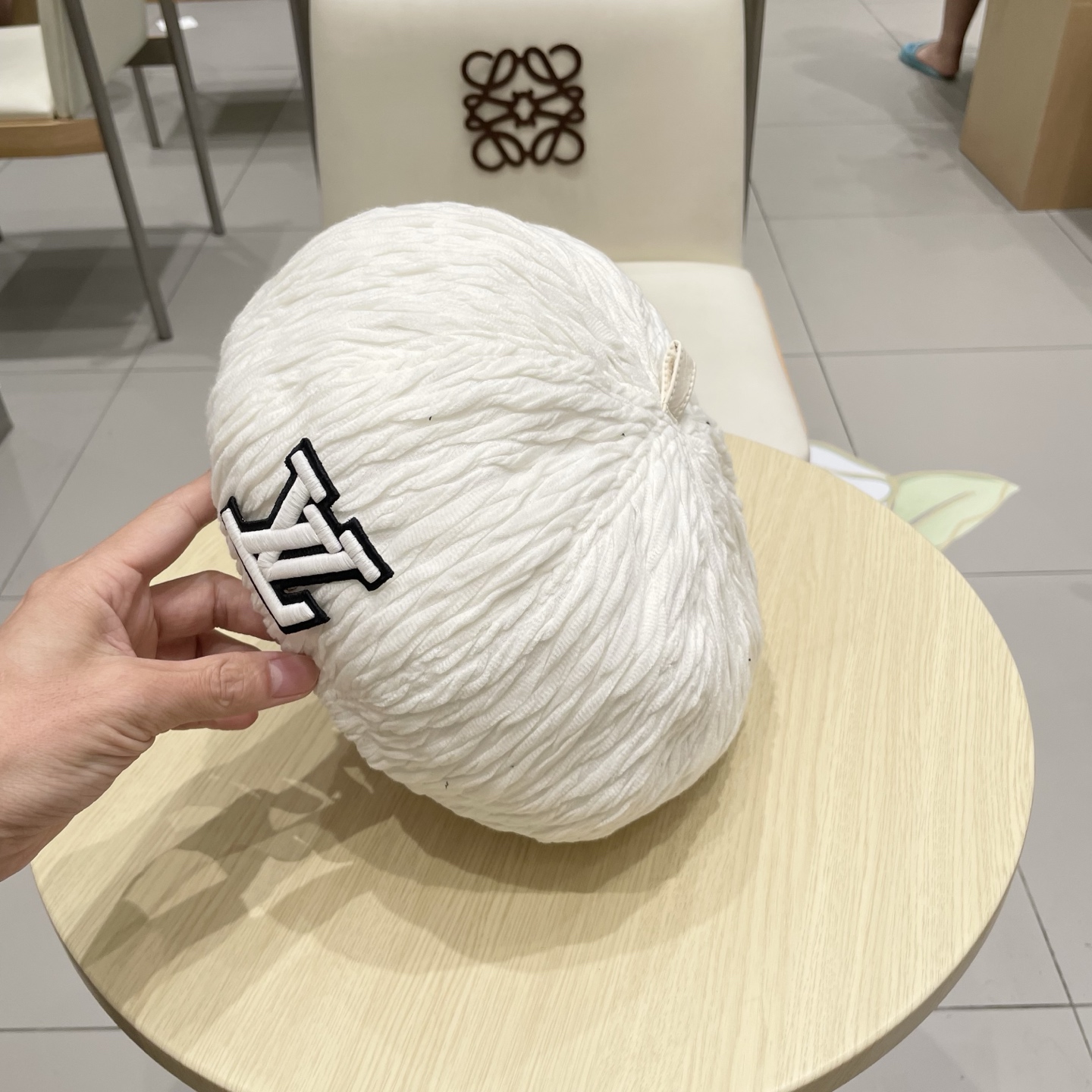  Lv路易威登2025新款日系复古简约百搭褶皱贝雷帽平顶帽女早秋画家帽报童帽子