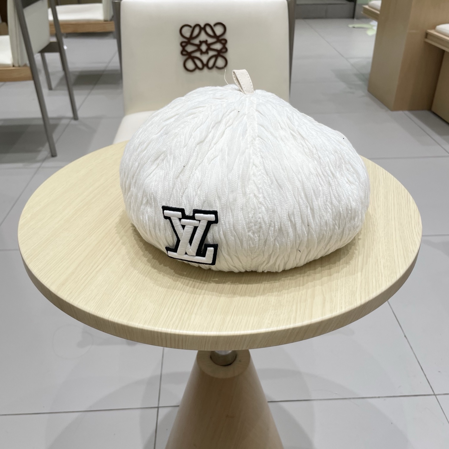  Lv路易威登2025新款日系复古简约百搭褶皱贝雷帽平顶帽女早秋画家帽报童帽子