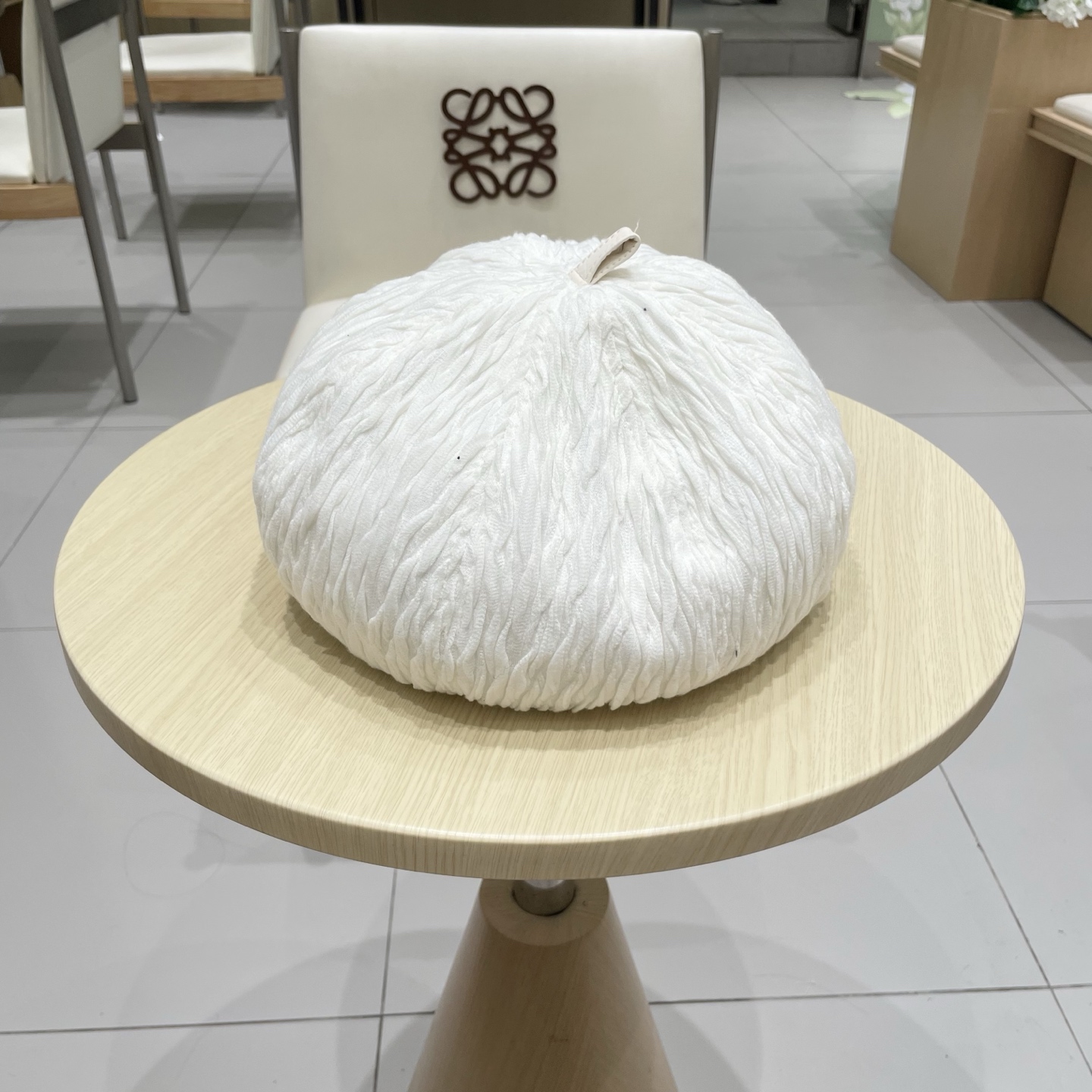  Lv路易威登2025新款日系复古简约百搭褶皱贝雷帽平顶帽女早秋画家帽报童帽子