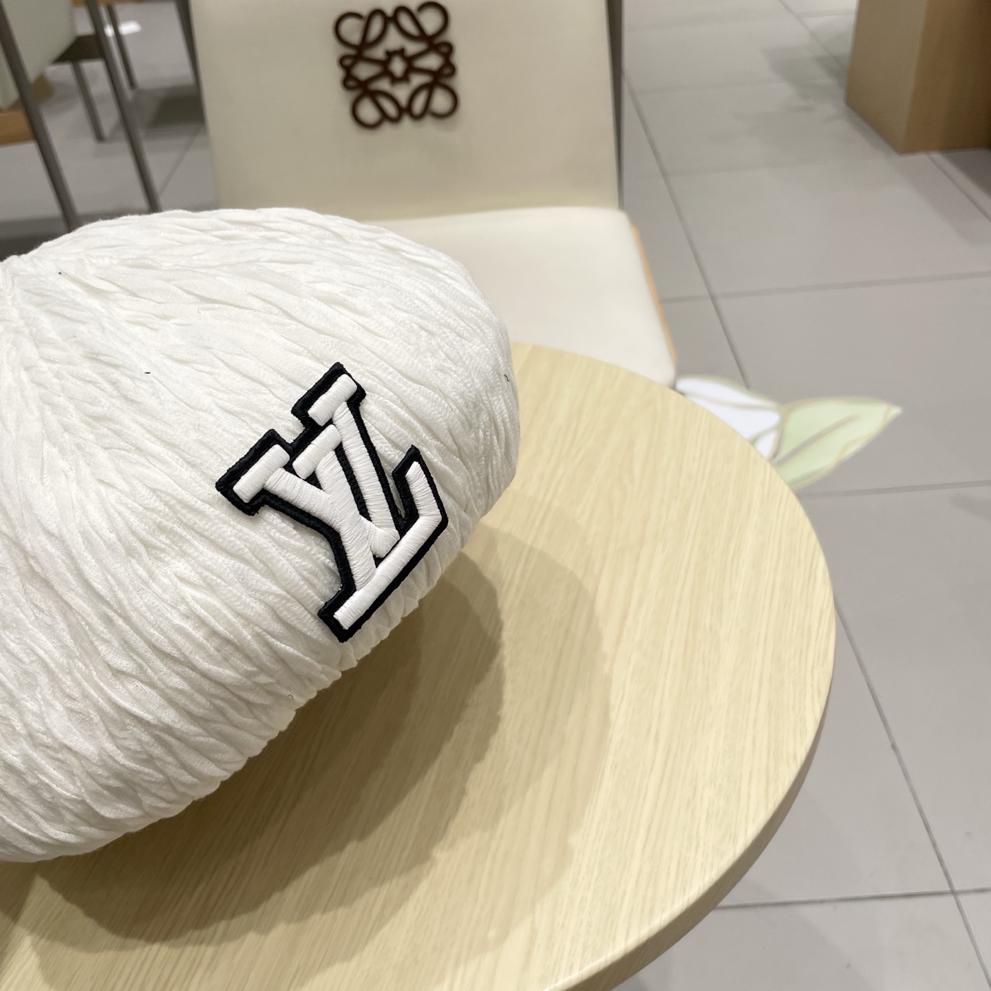  Lv路易威登2025新款日系复古简约百搭褶皱贝雷帽平顶帽女早秋画家帽报童帽子