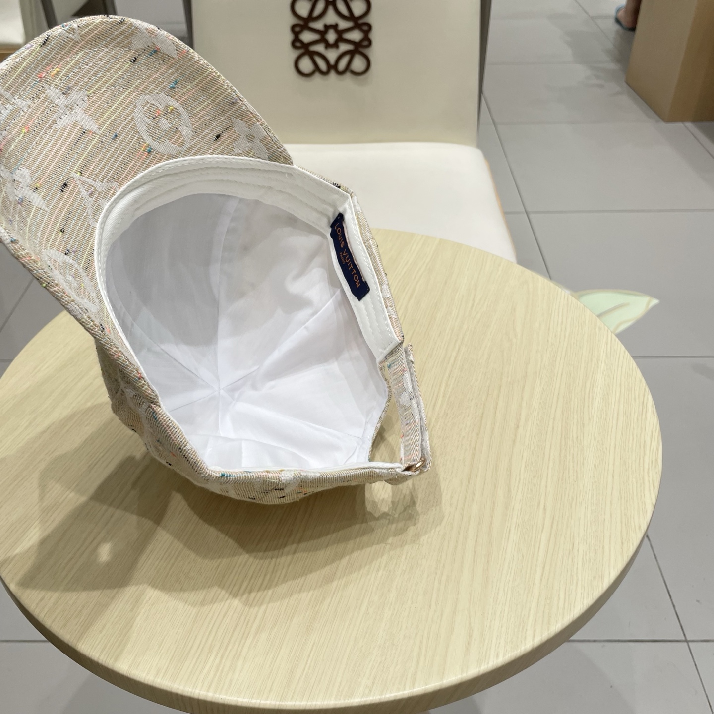  路易威登棒球帽 LouisVuitton😍新款LV棒球帽，重工打造♥️高端大气，百搭款🤗男女通用！跑量