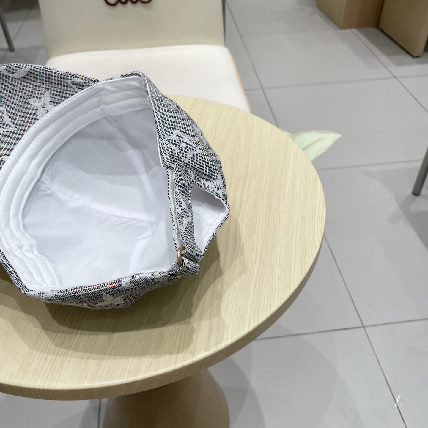  路易威登棒球帽 LouisVuitton😍新款LV棒球帽，重工打造♥️高端大气，百搭款🤗男女通用！跑量