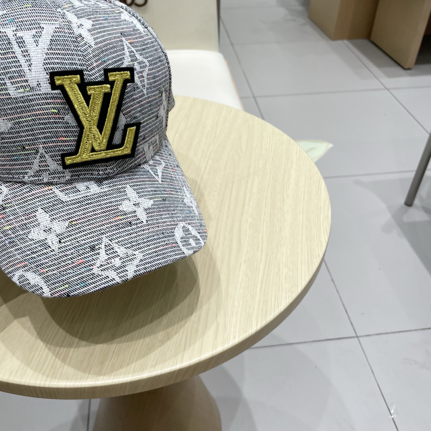  路易威登棒球帽 LouisVuitton😍新款LV棒球帽，重工打造♥️高端大气，百搭款🤗男女通用！跑量