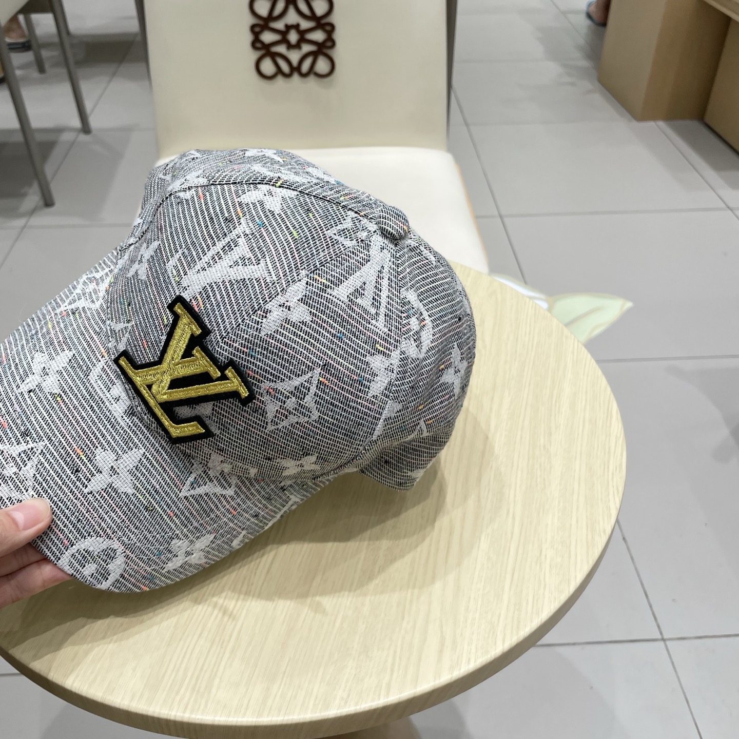  路易威登棒球帽 LouisVuitton😍新款LV棒球帽，重工打造♥️高端大气，百搭款🤗男女通用！跑量