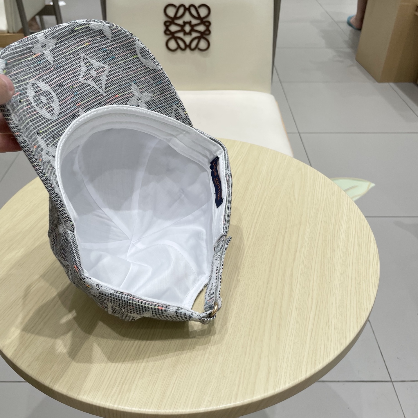  路易威登棒球帽 LouisVuitton😍新款LV棒球帽，重工打造♥️高端大气，百搭款🤗男女通用！跑量