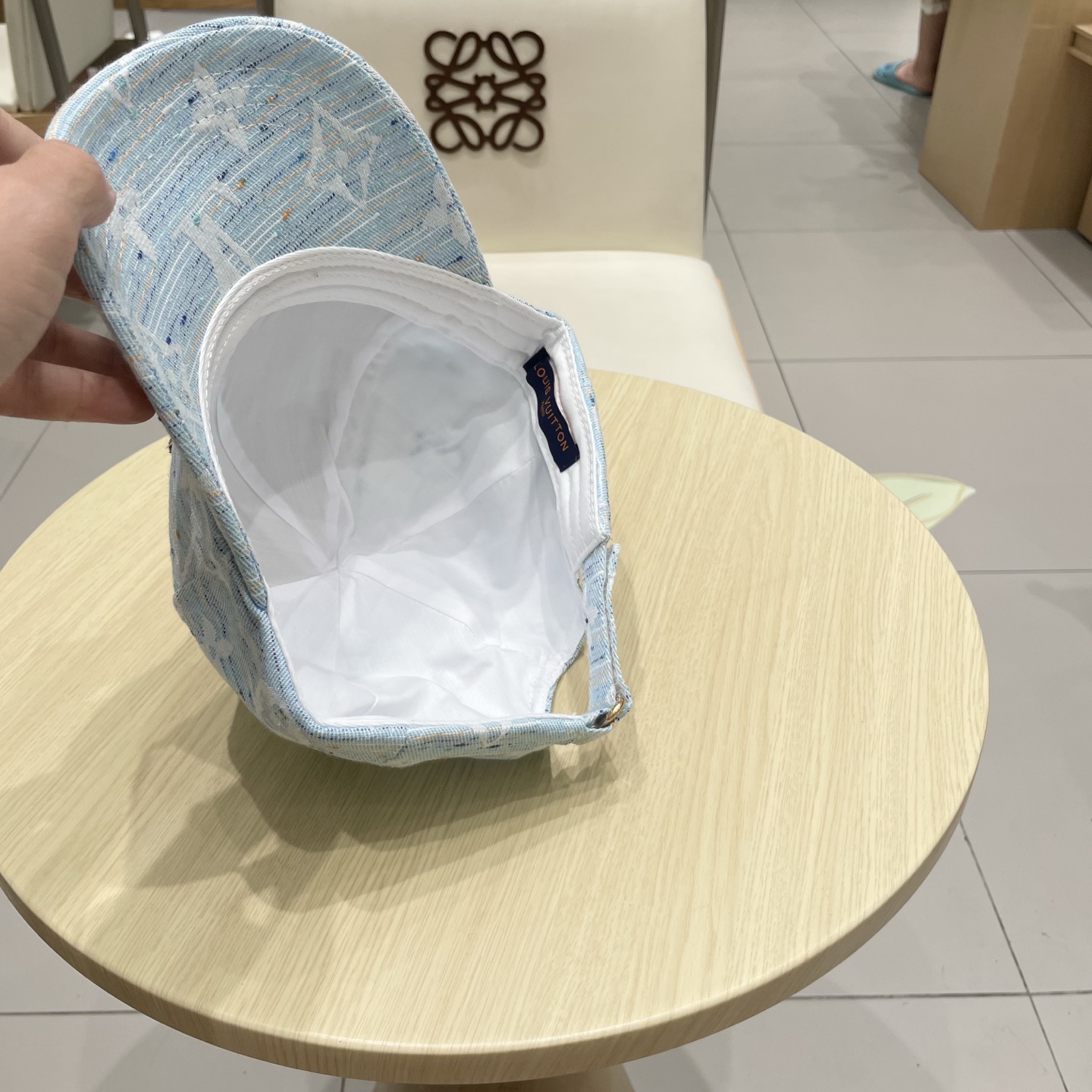  路易威登棒球帽 LouisVuitton😍新款LV棒球帽，重工打造♥️高端大气，百搭款🤗男女通用！跑量