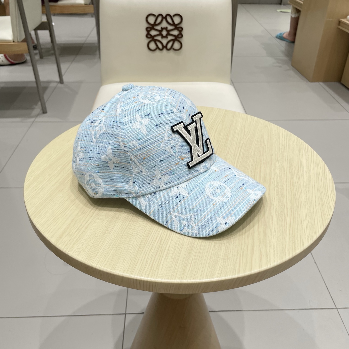  路易威登棒球帽 LouisVuitton😍新款LV棒球帽，重工打造♥️高端大气，百搭款🤗男女通用！跑量