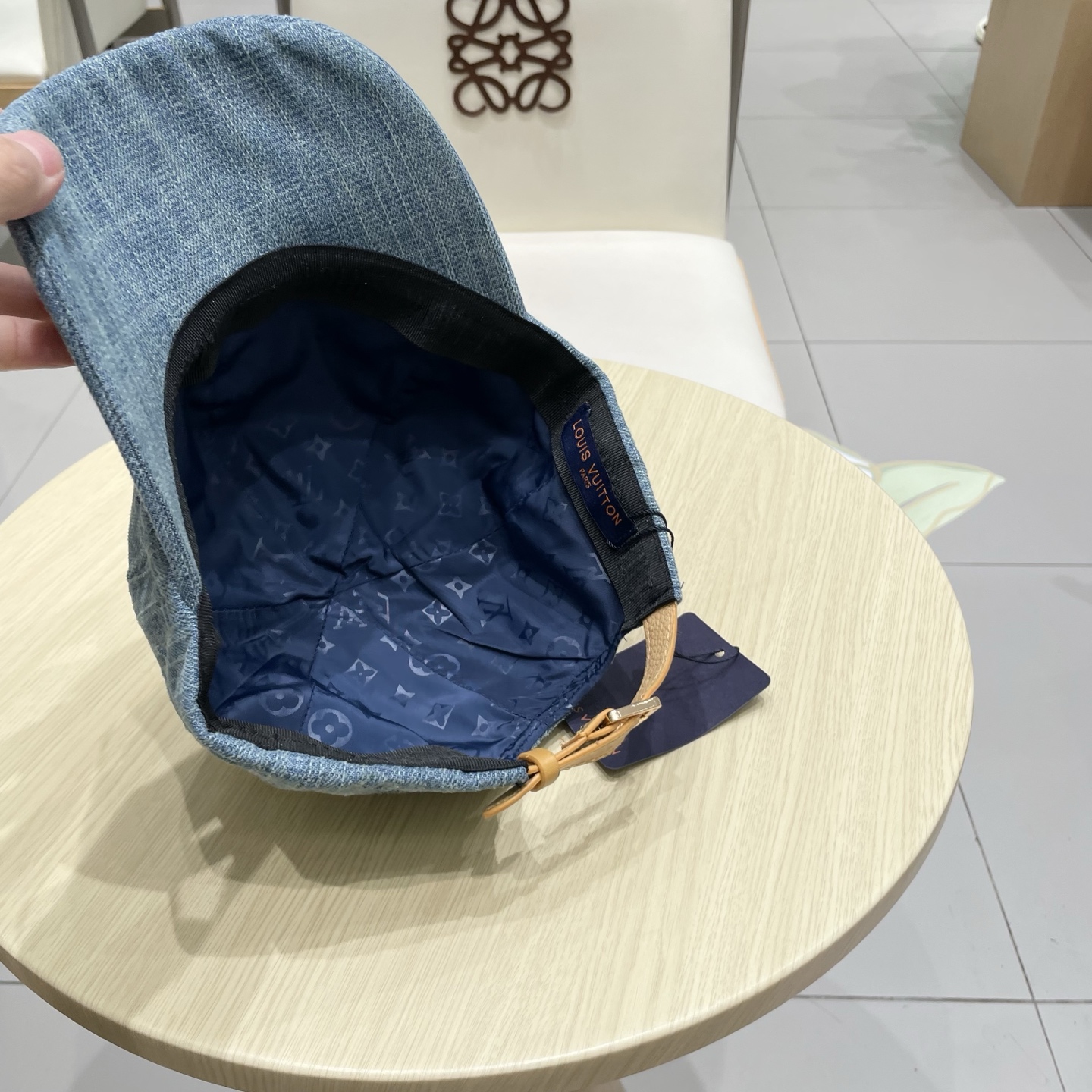 lv(路易威登)新款原单棒球帽， lv提花，专柜1:1开模订制，原版帆布料轻盈透气！质量超赞，基础头围5