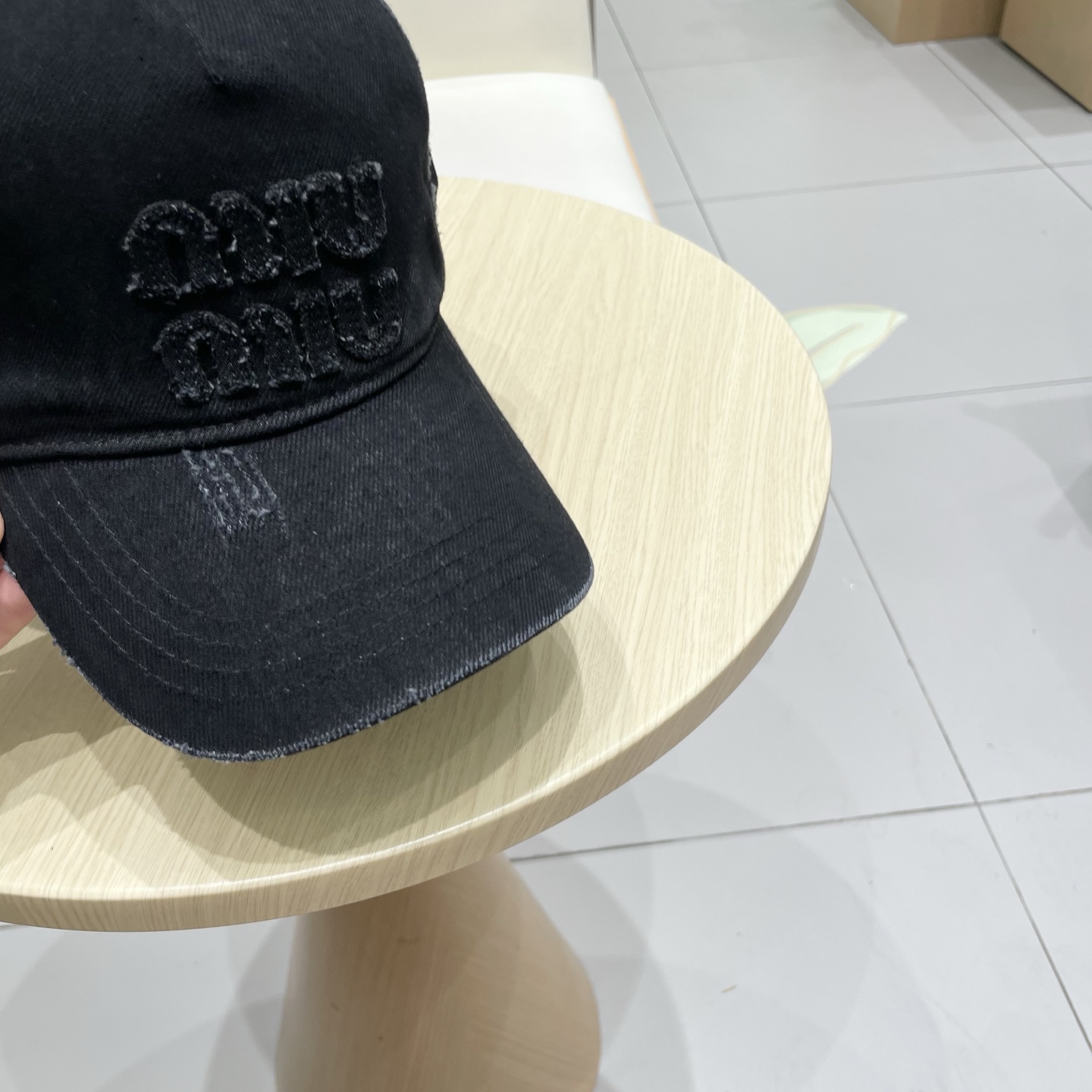   【Miumiu缪缪】新款牛仔订单款刺绣棒球帽🧢大牌款超好搭配，赶紧入手！