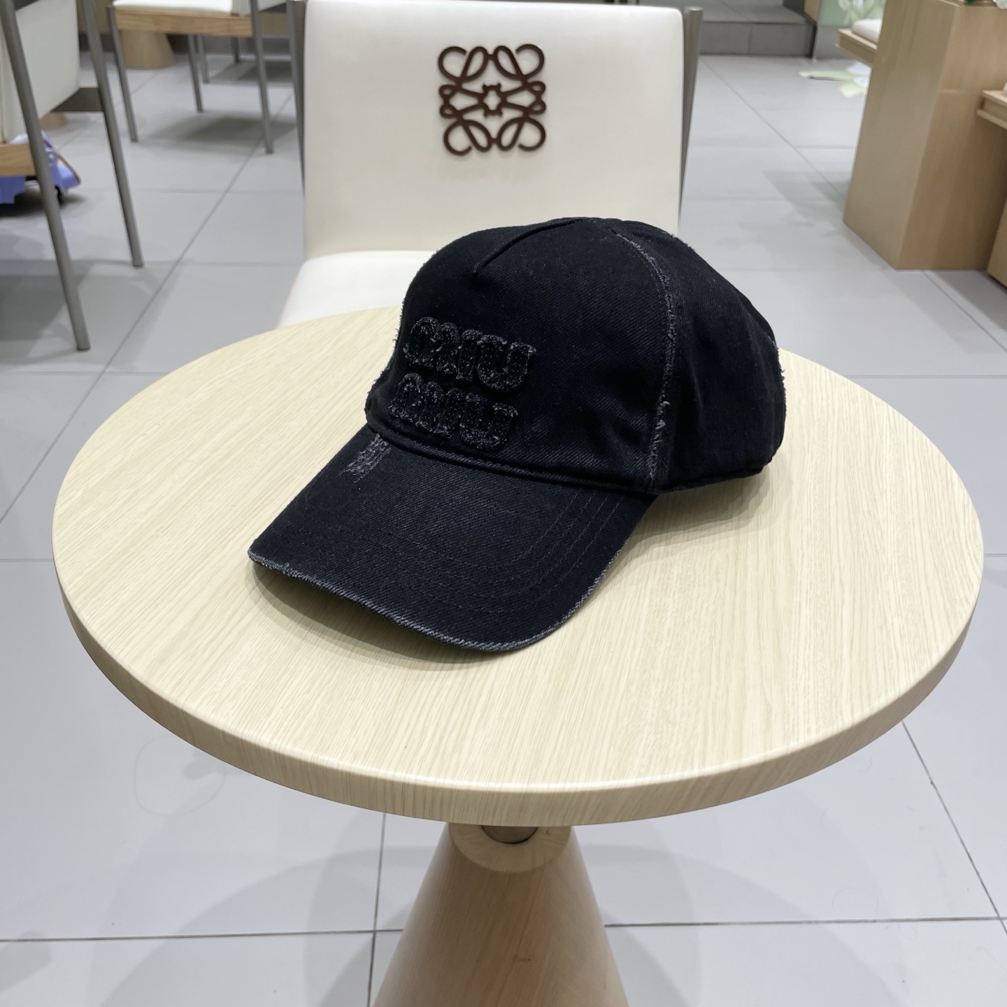   【Miumiu缪缪】新款牛仔订单款刺绣棒球帽🧢大牌款超好搭配，赶紧入手！