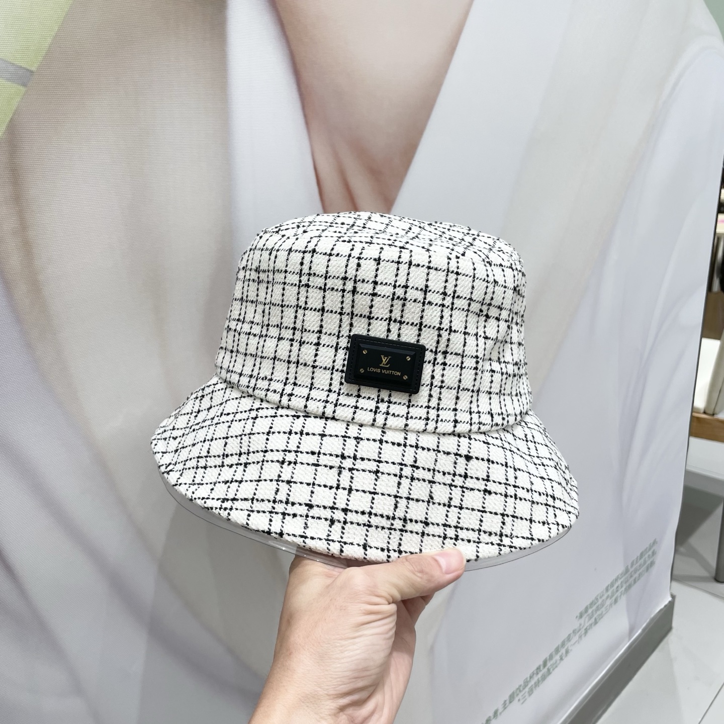  LV路易威登2025秋季新款小香风格纹厚实渔夫帽百搭遮阳显脸小气质淑女盆帽女