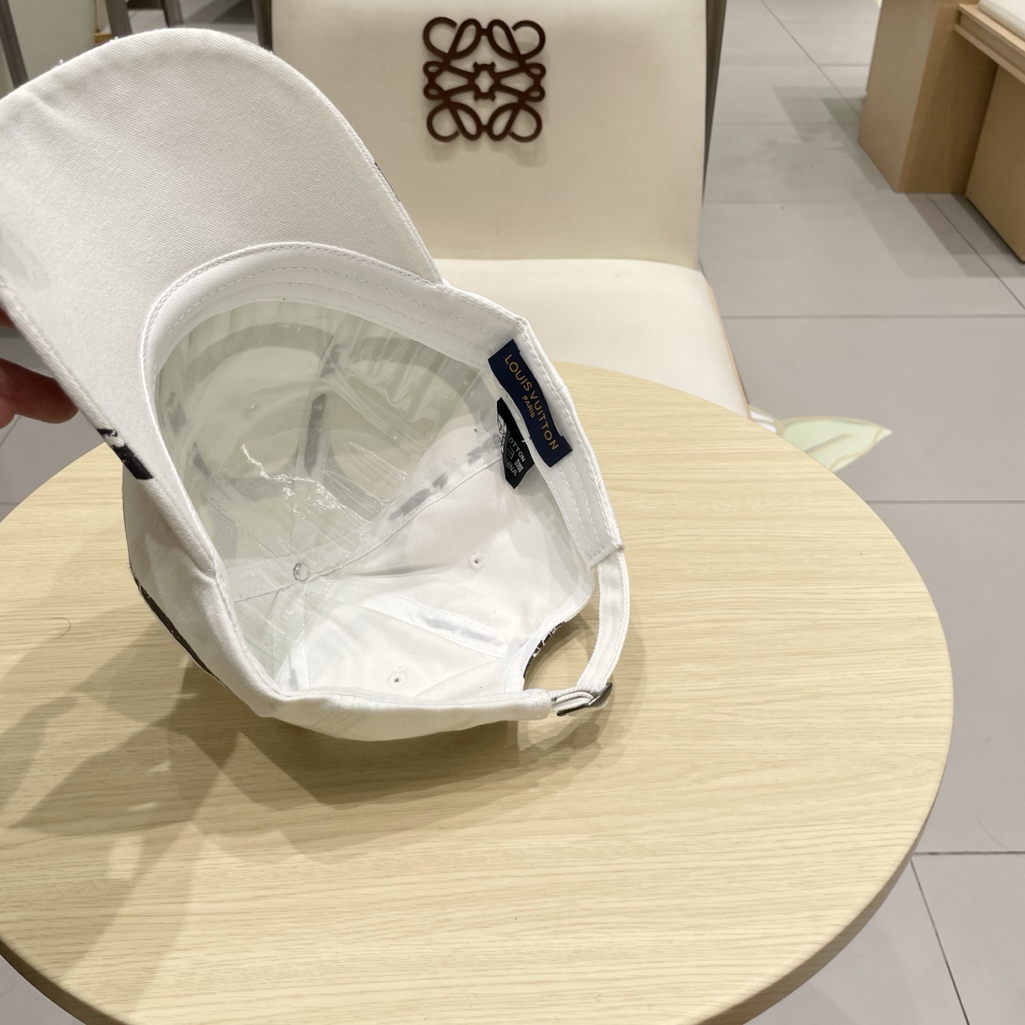  LV路易威登 专柜新款提花款棒球帽🧢很潮！休闲运动款，经典制作，超级好搭衣服！显脸小