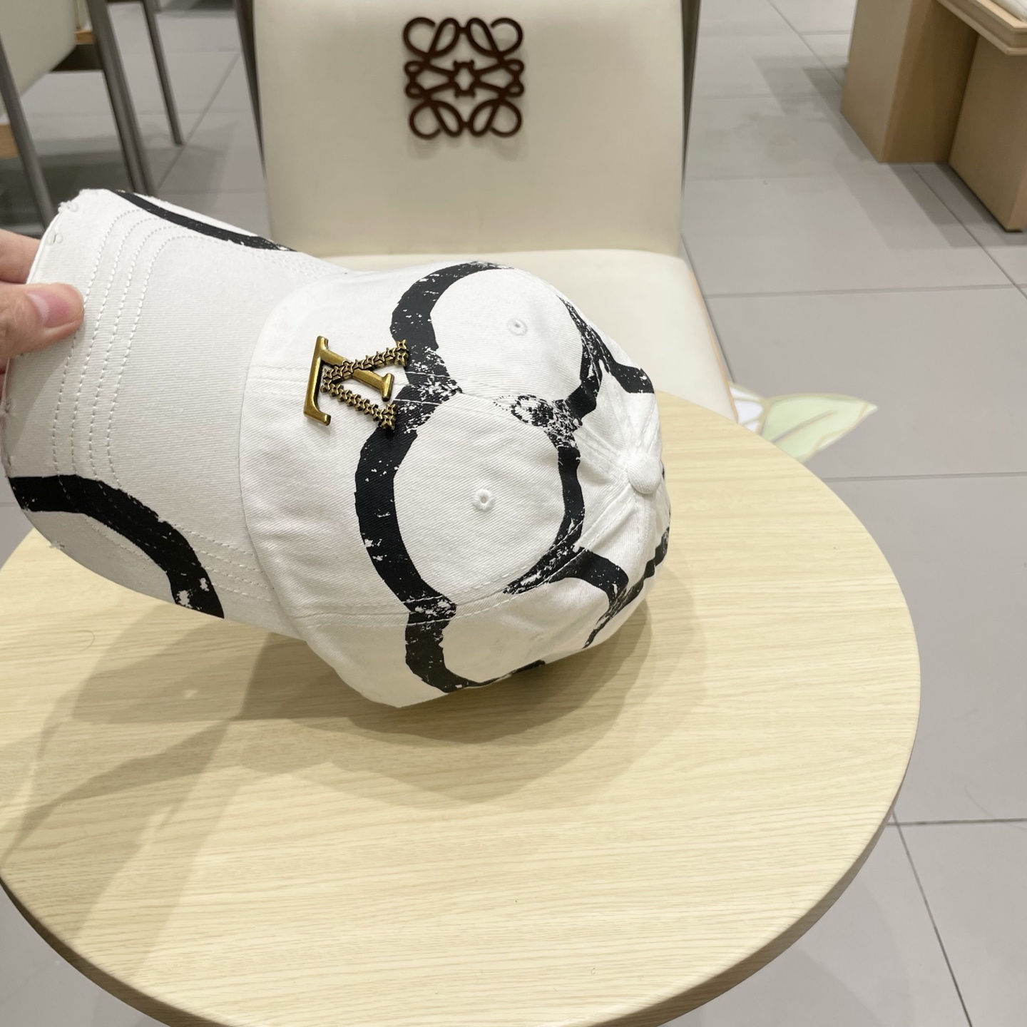  LV路易威登 专柜新款提花款棒球帽🧢很潮！休闲运动款，经典制作，超级好搭衣服！显脸小