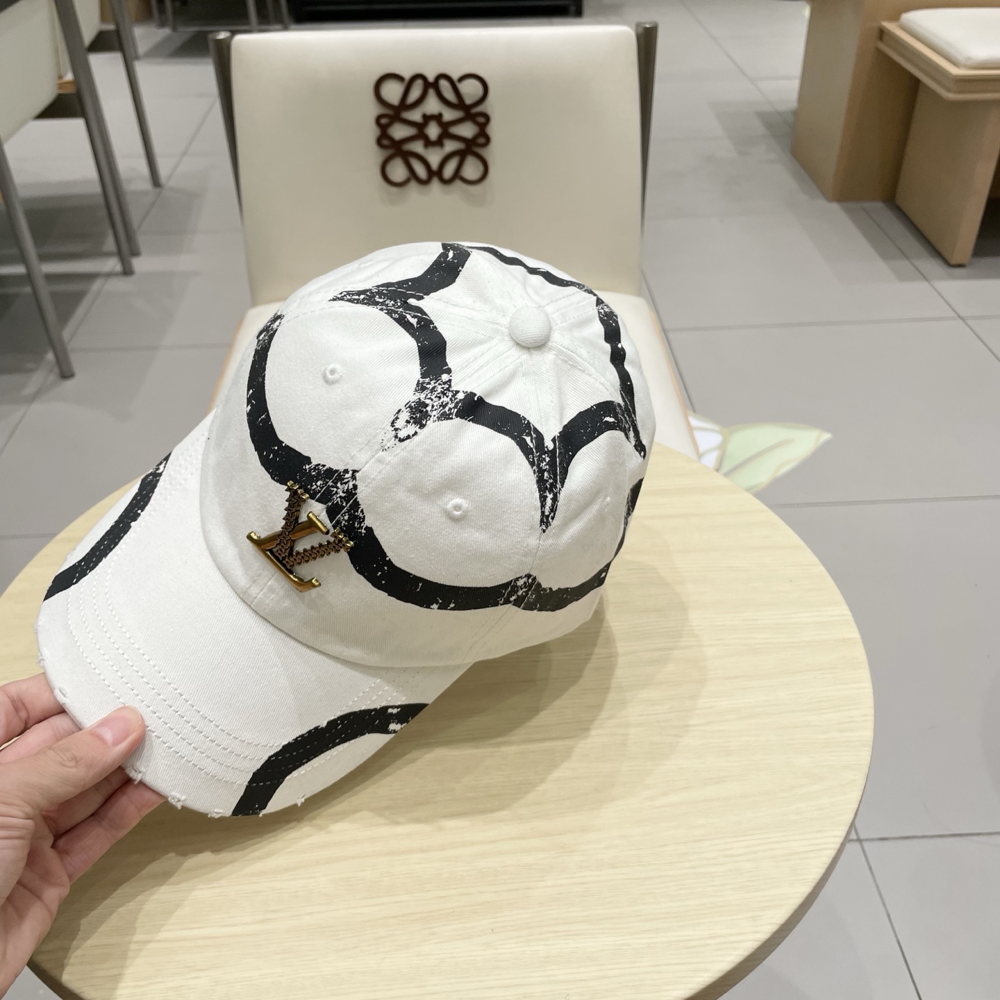  LV路易威登 专柜新款提花款棒球帽🧢很潮！休闲运动款，经典制作，超级好搭衣服！显脸小