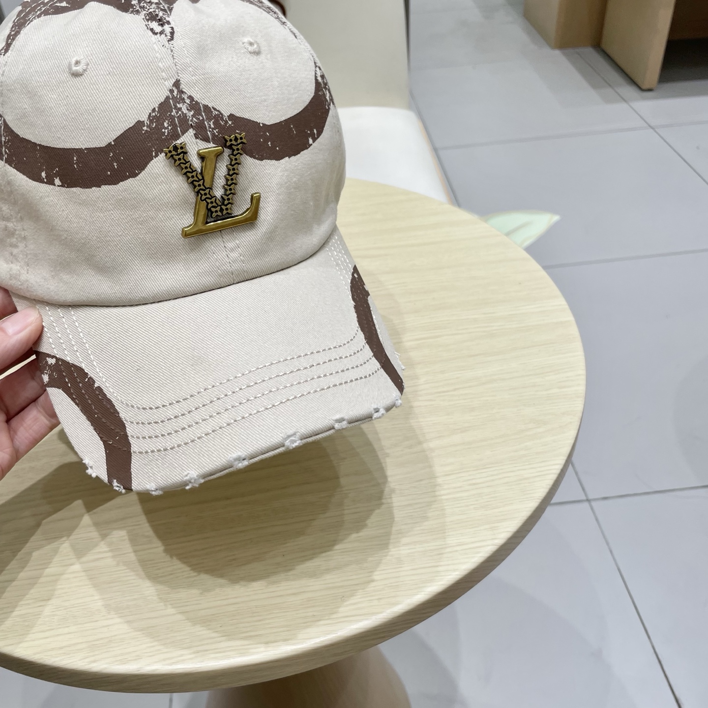  LV路易威登 专柜新款提花款棒球帽🧢很潮！休闲运动款，经典制作，超级好搭衣服！显脸小
