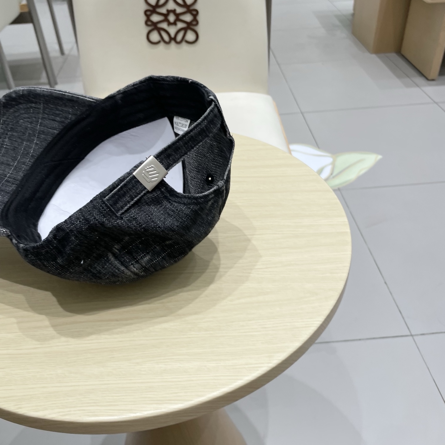  🧢罗意威Loewe～新款棒球帽🧢，简约经典logo，质感超级赞👍，精致大牌范，女神必备神器，情侣款