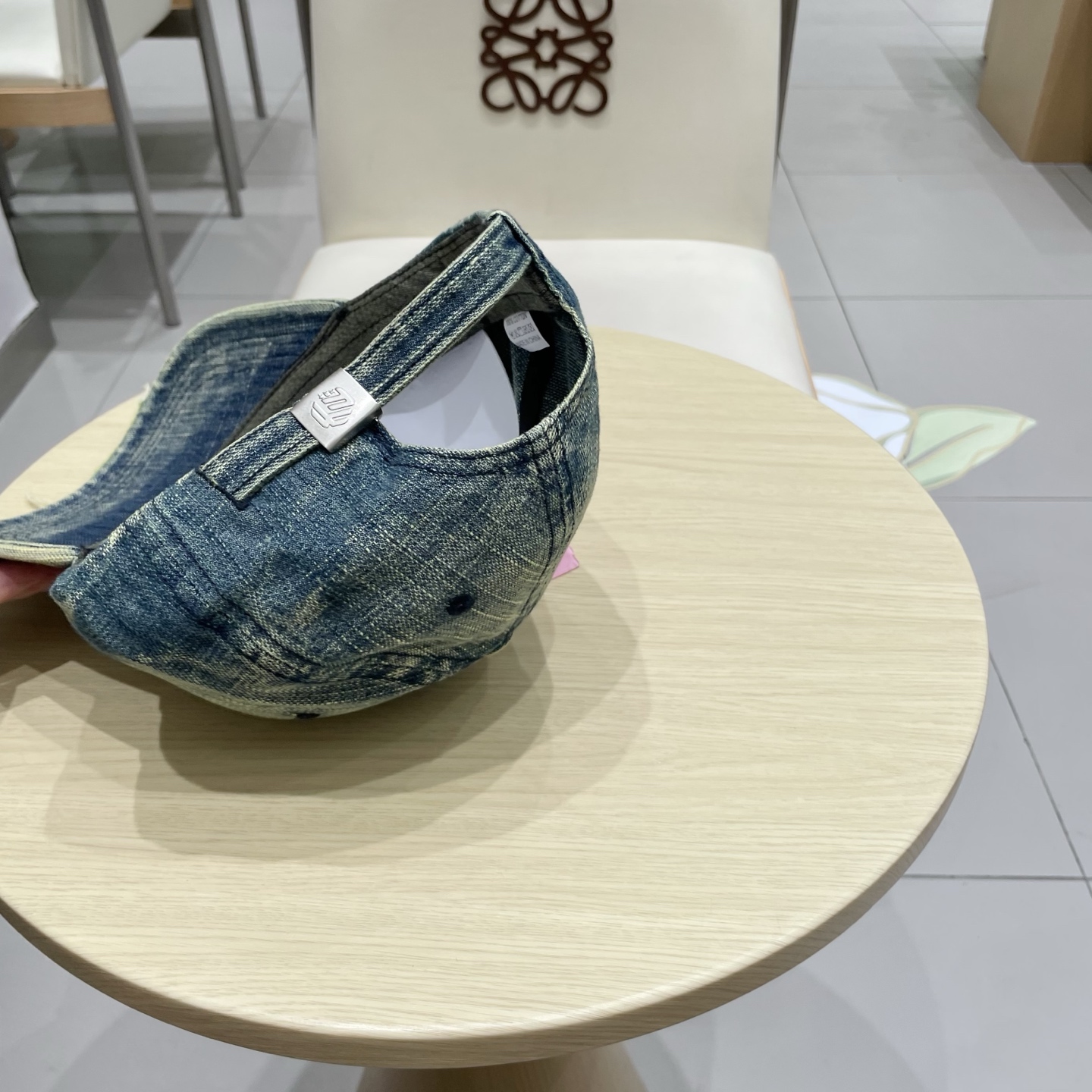  🧢罗意威Loewe～新款棒球帽🧢，简约经典logo，质感超级赞👍，精致大牌范，女神必备神器，情侣款