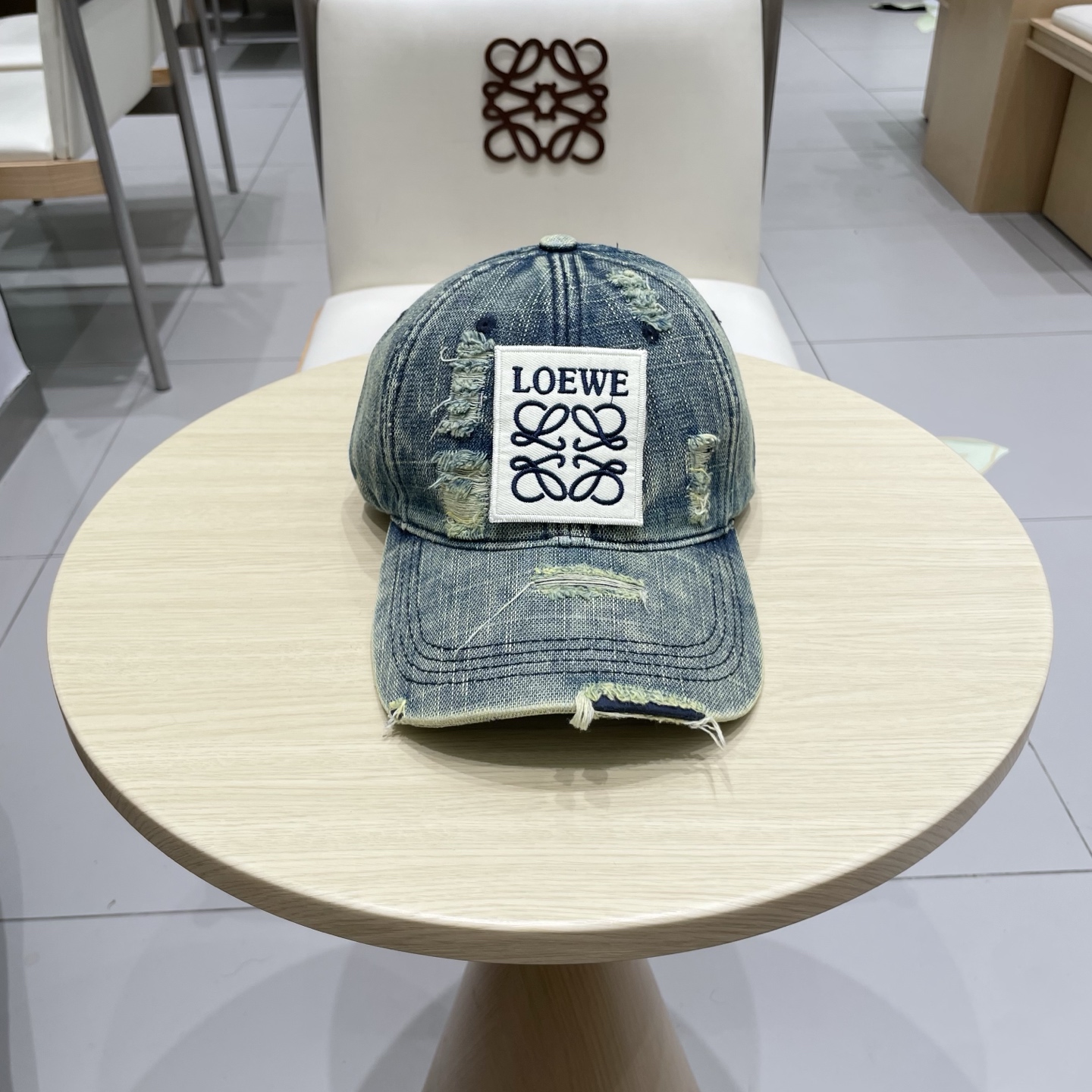  🧢罗意威Loewe～新款棒球帽🧢，简约经典logo，质感超级赞👍，精致大牌范，女神必备神器，情侣款