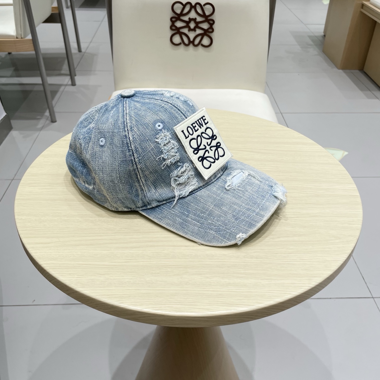  🧢罗意威Loewe～新款棒球帽🧢，简约经典logo，质感超级赞👍，精致大牌范，女神必备神器，情侣款