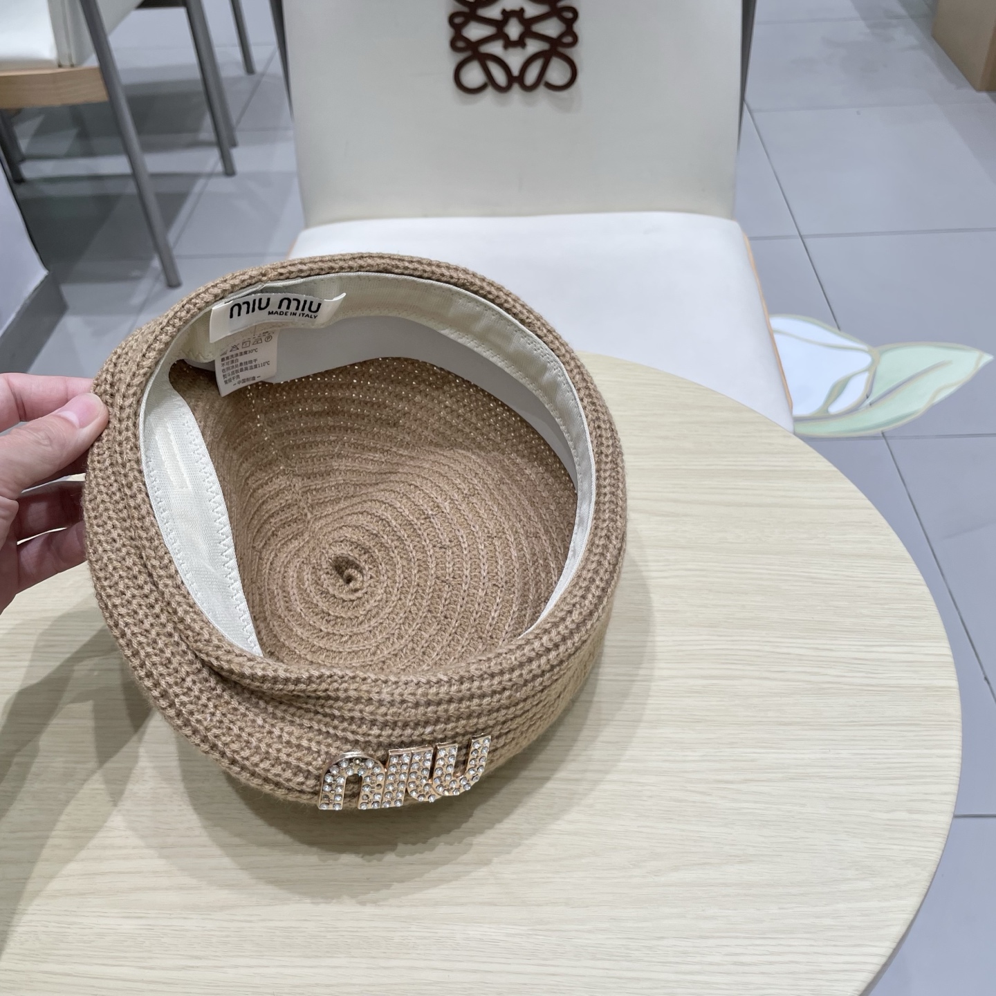  缪缪miumiu字母水钻贝雷帽女春秋款钩针定型画家帽薄款帽子显脸小