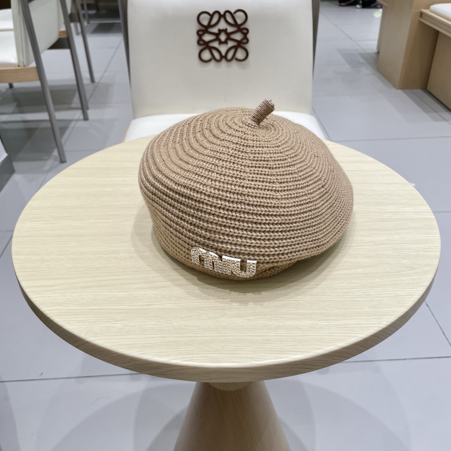  缪缪miumiu字母水钻贝雷帽女春秋款钩针定型画家帽薄款帽子显脸小