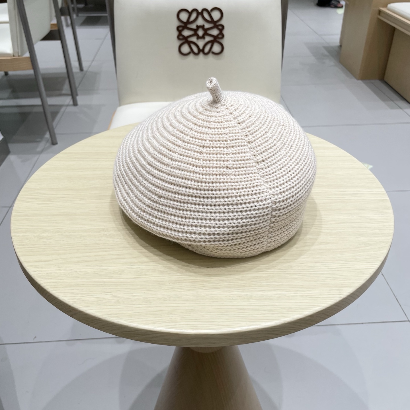  缪缪miumiu字母水钻贝雷帽女春秋款钩针定型画家帽薄款帽子显脸小