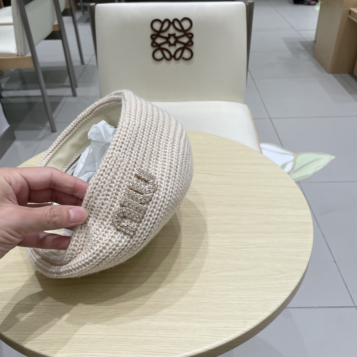  缪缪miumiu字母水钻贝雷帽女春秋款钩针定型画家帽薄款帽子显脸小