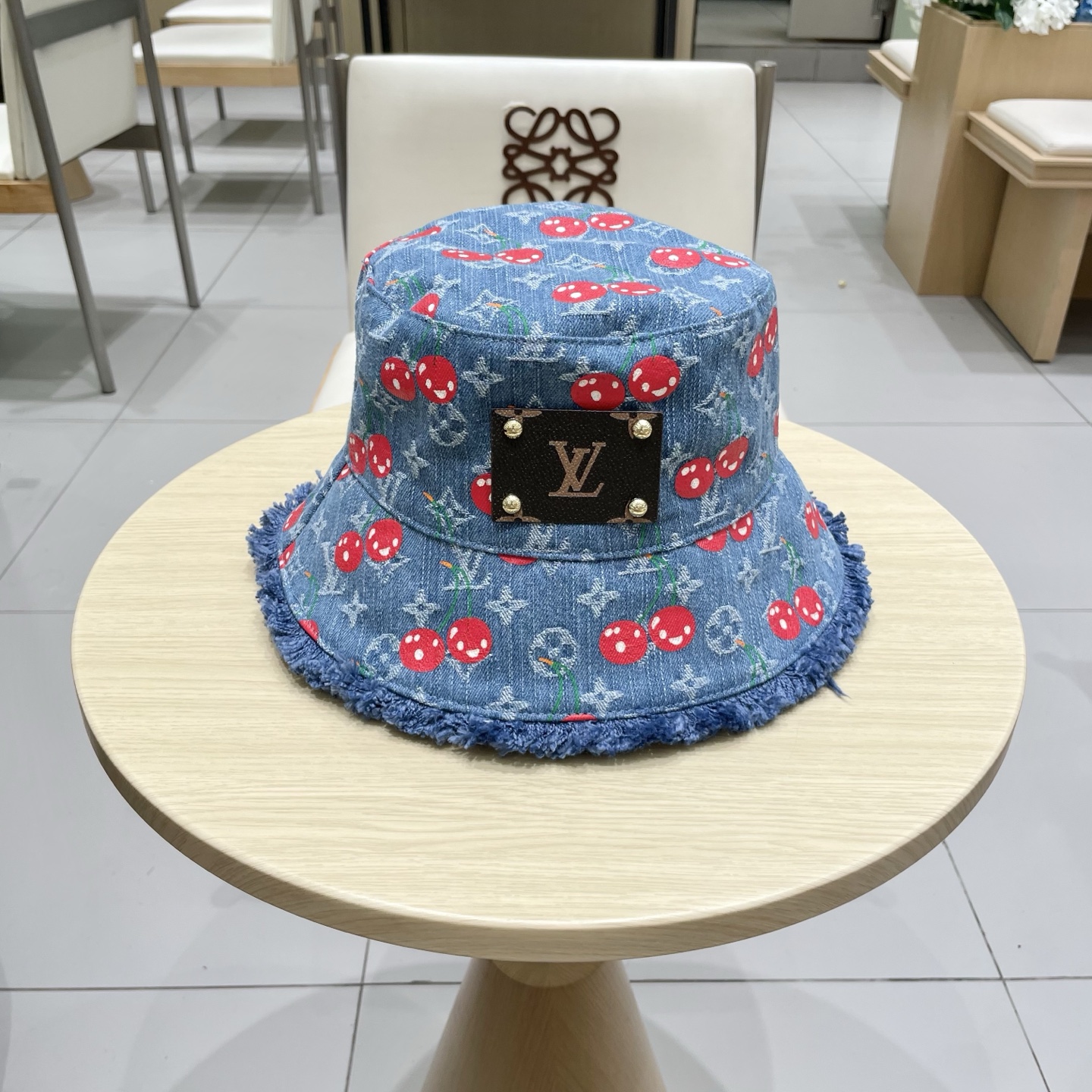NO:355385,LV Louis Vuitton new denim fisherman hat, head circumference 57cm men and women universal hat straw hat fisherman hat baseball hat, hat, louis vuitton, louis vuitton, espadrilles,hatsLV路易威登新款牛仔渔夫帽,头围57cm 男女通用帽子草帽渔夫帽棒球帽,帽子,louis vuitton,louis vuitton,espadrilles,hats,hat