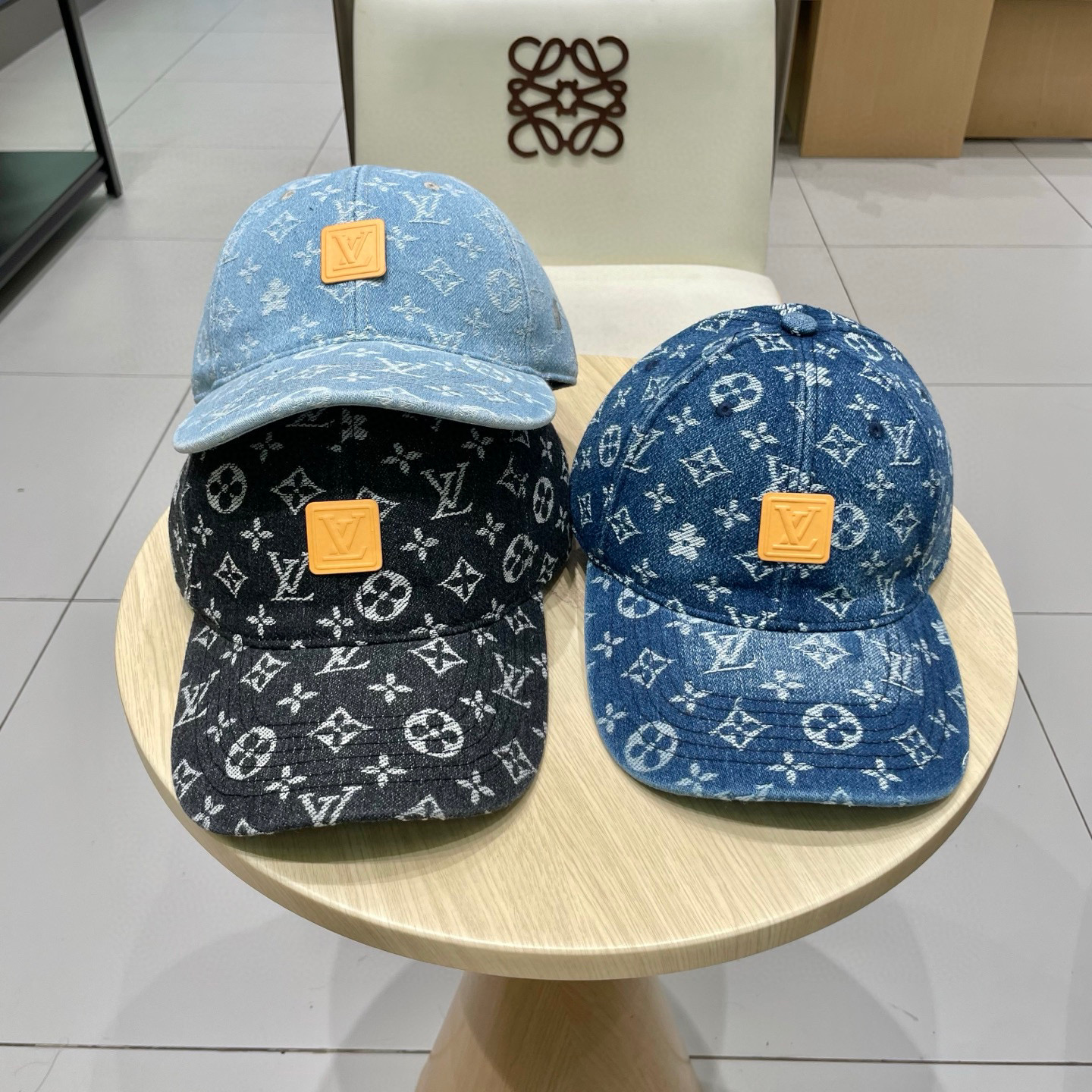  🧢LV路易威登🧢 高字母棒球帽，非常经典的经典，流行的复古美，四季可用，出门必备，非常显脸小
