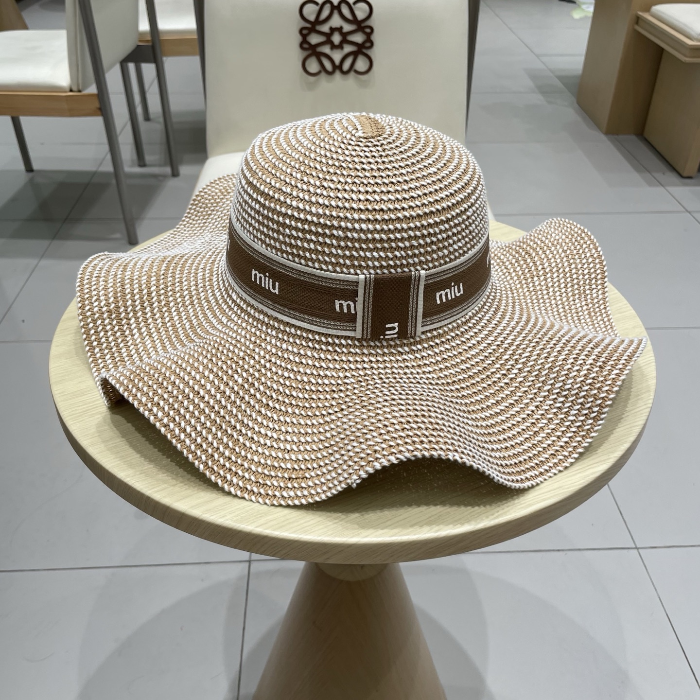  miumiu缪缪新款，遮阳草帽，防紫外线帽檐，头围57cm