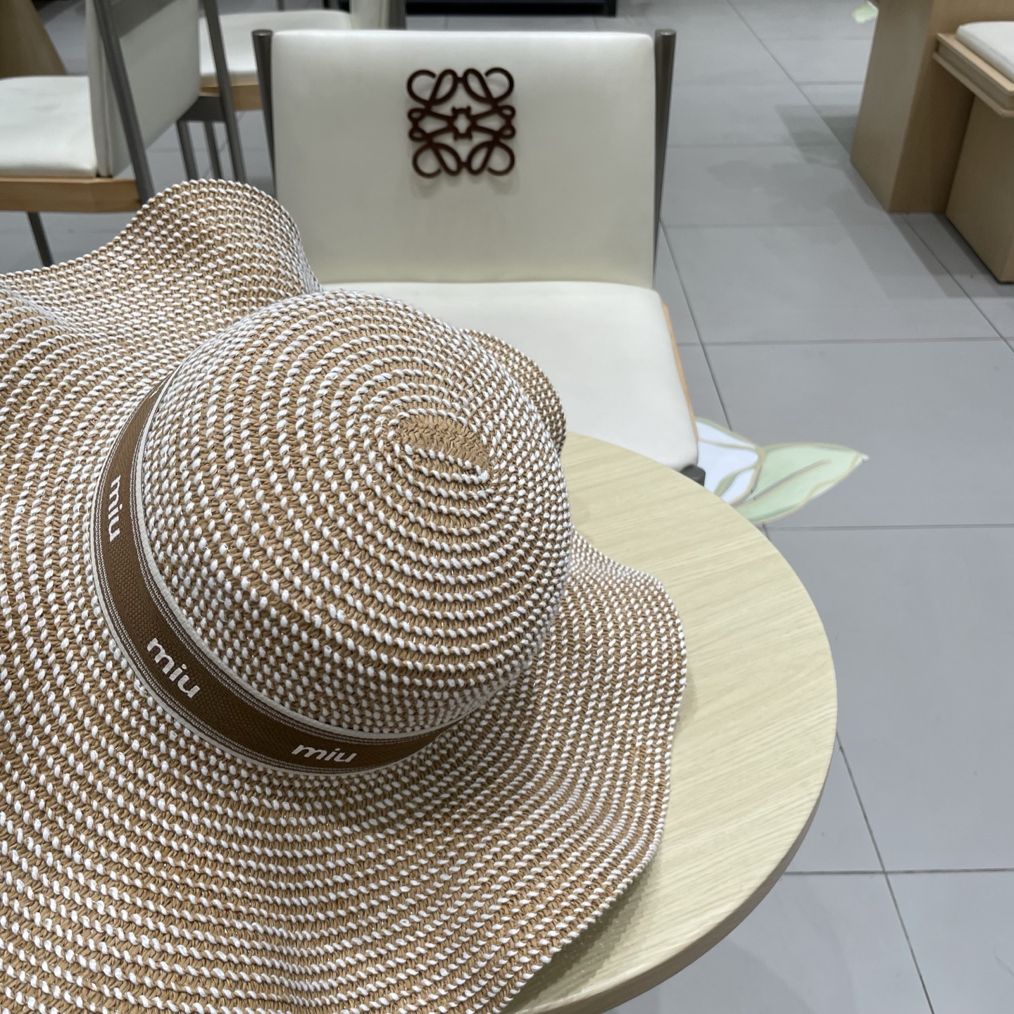  miumiu缪缪新款，遮阳草帽，防紫外线帽檐，头围57cm