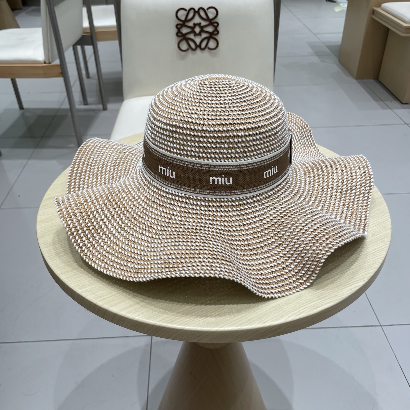  miumiu缪缪新款，遮阳草帽，防紫外线帽檐，头围57cm