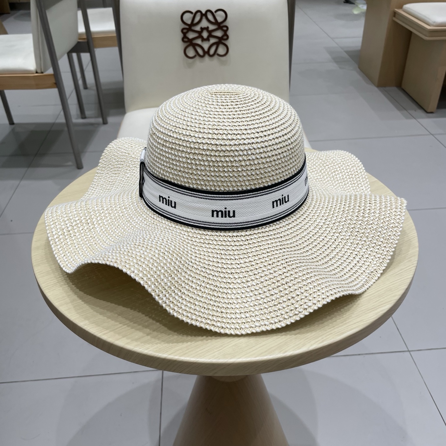  miumiu缪缪新款，遮阳草帽，防紫外线帽檐，头围57cm