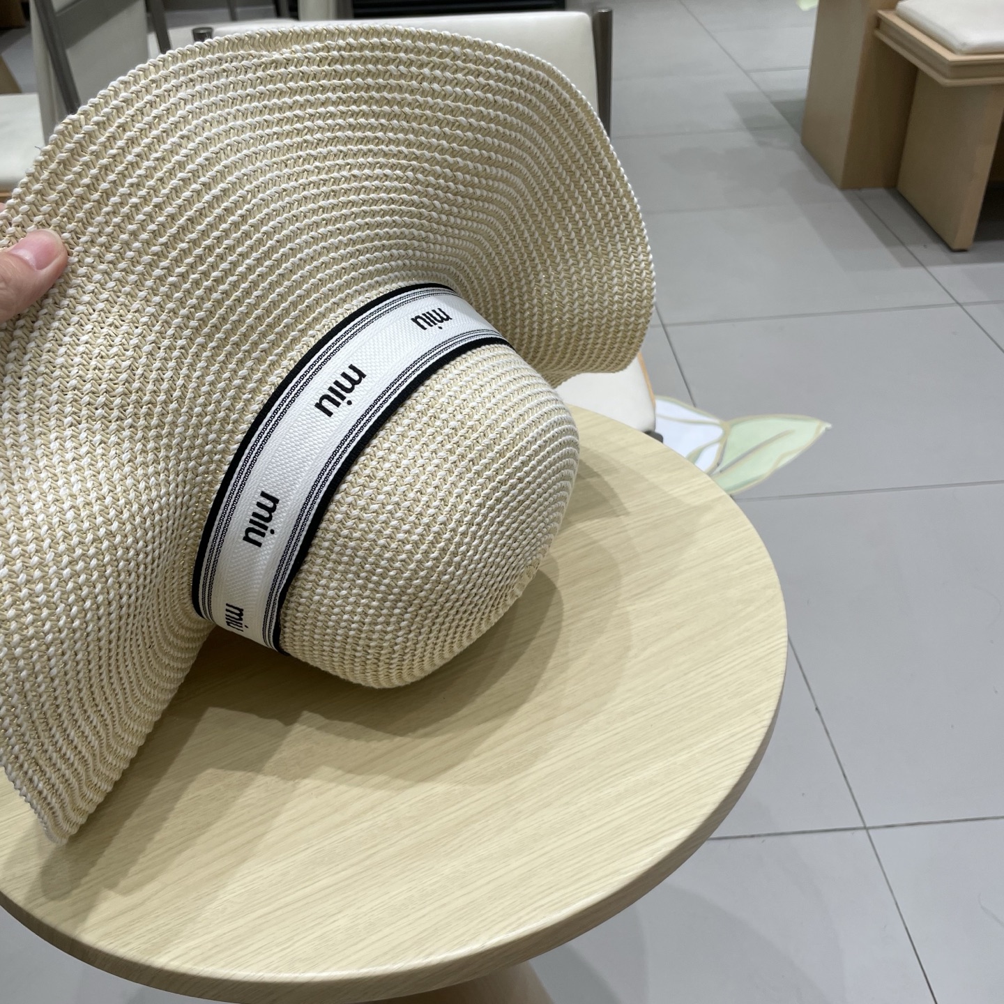  miumiu缪缪新款，遮阳草帽，防紫外线帽檐，头围57cm