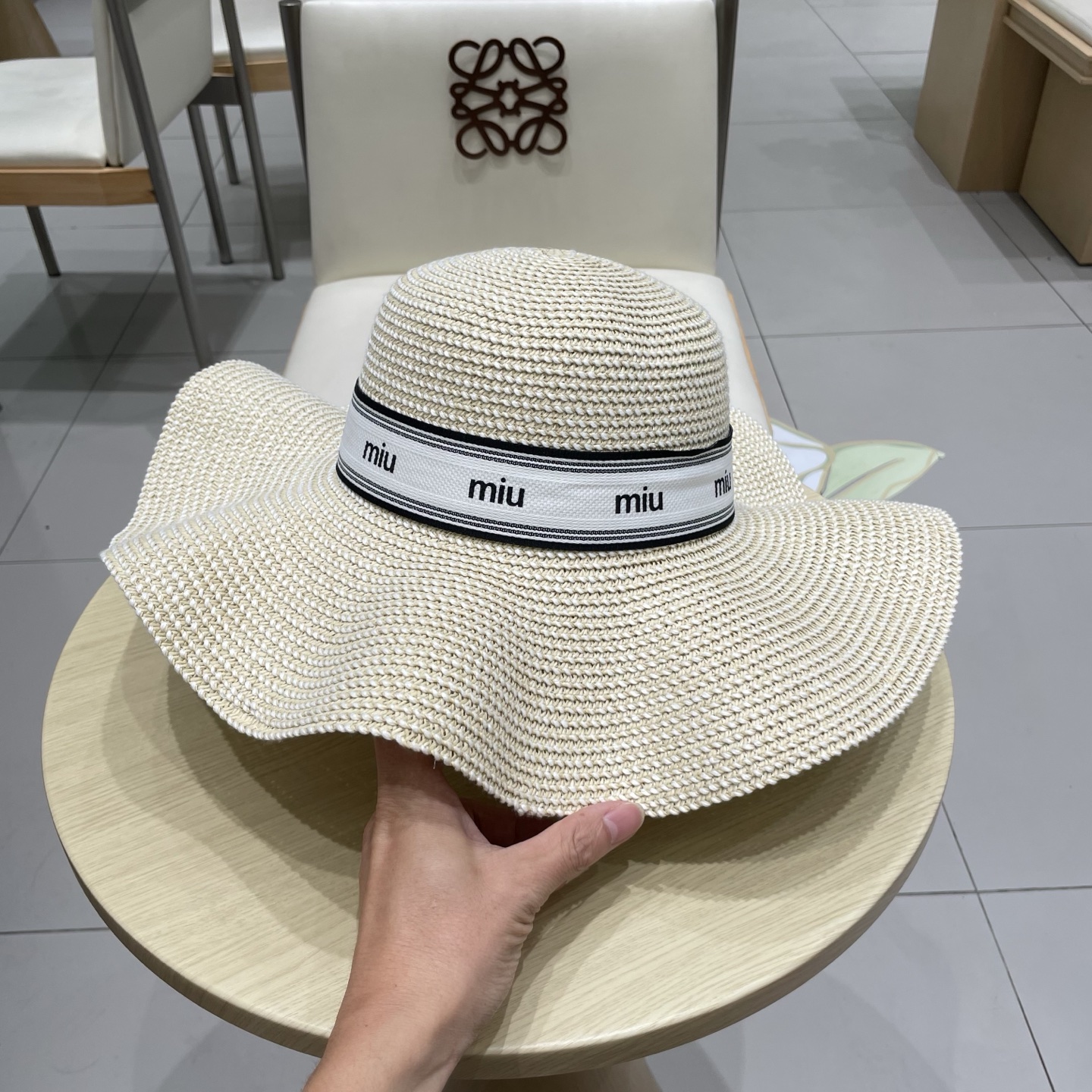  miumiu缪缪新款，遮阳草帽，防紫外线帽檐，头围57cm